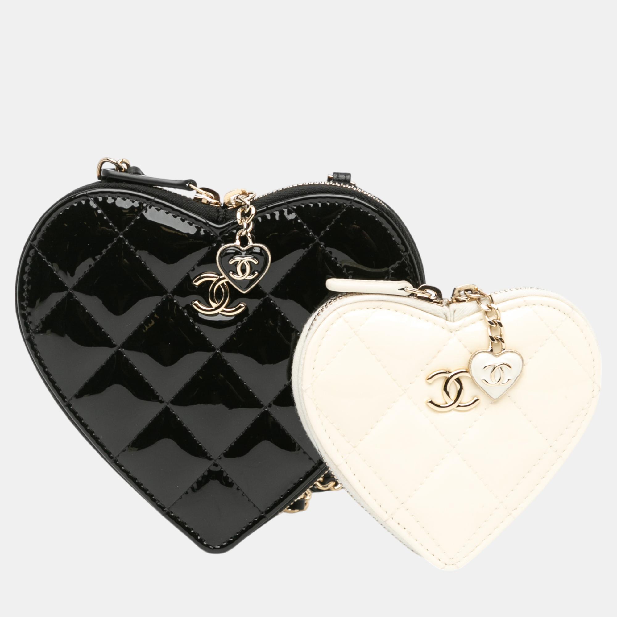 

Chanel Black/White Quilted Patent Calfskin CC Heart Clutch With Chain