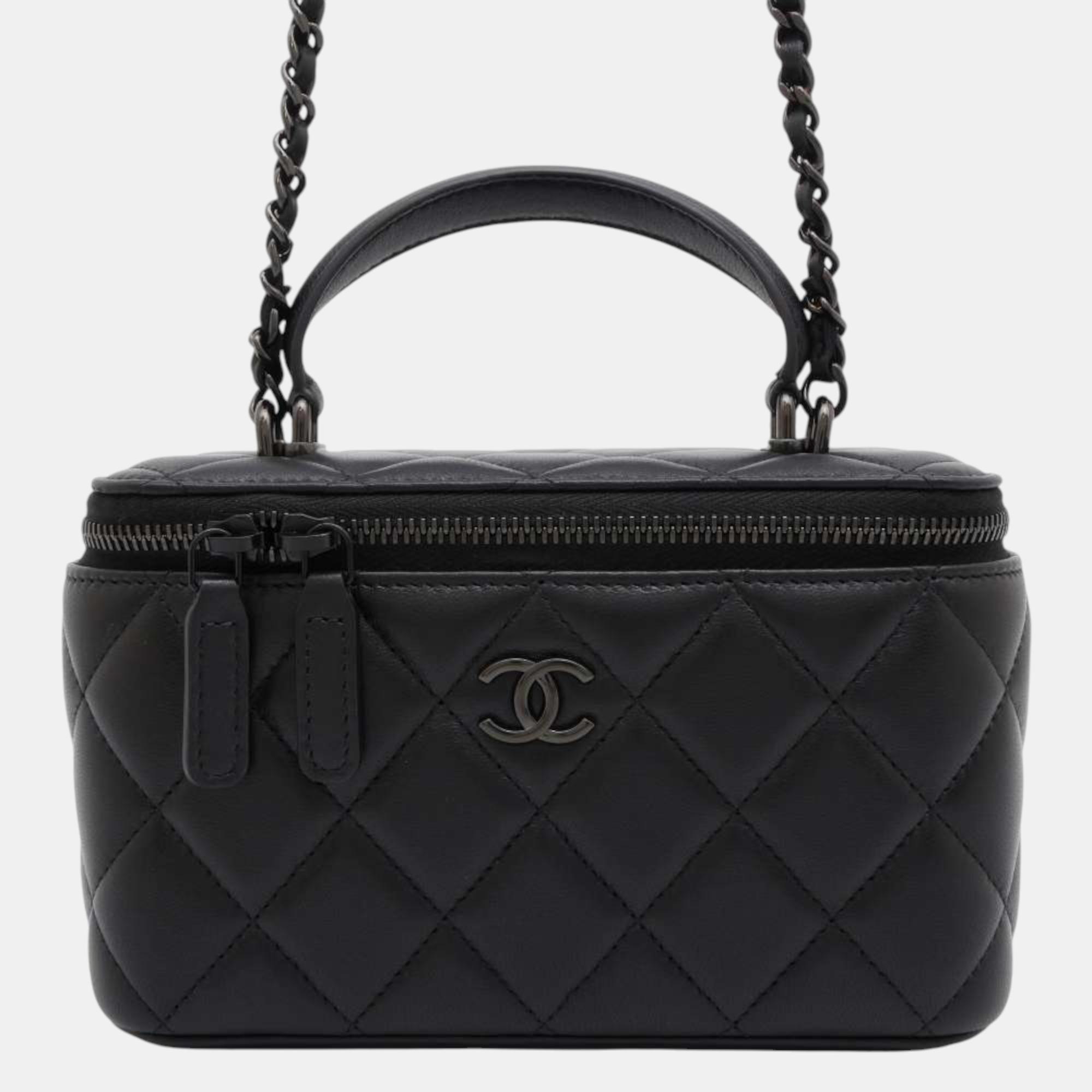 

Chanel Black Lambskin Matelasse Vanity Case