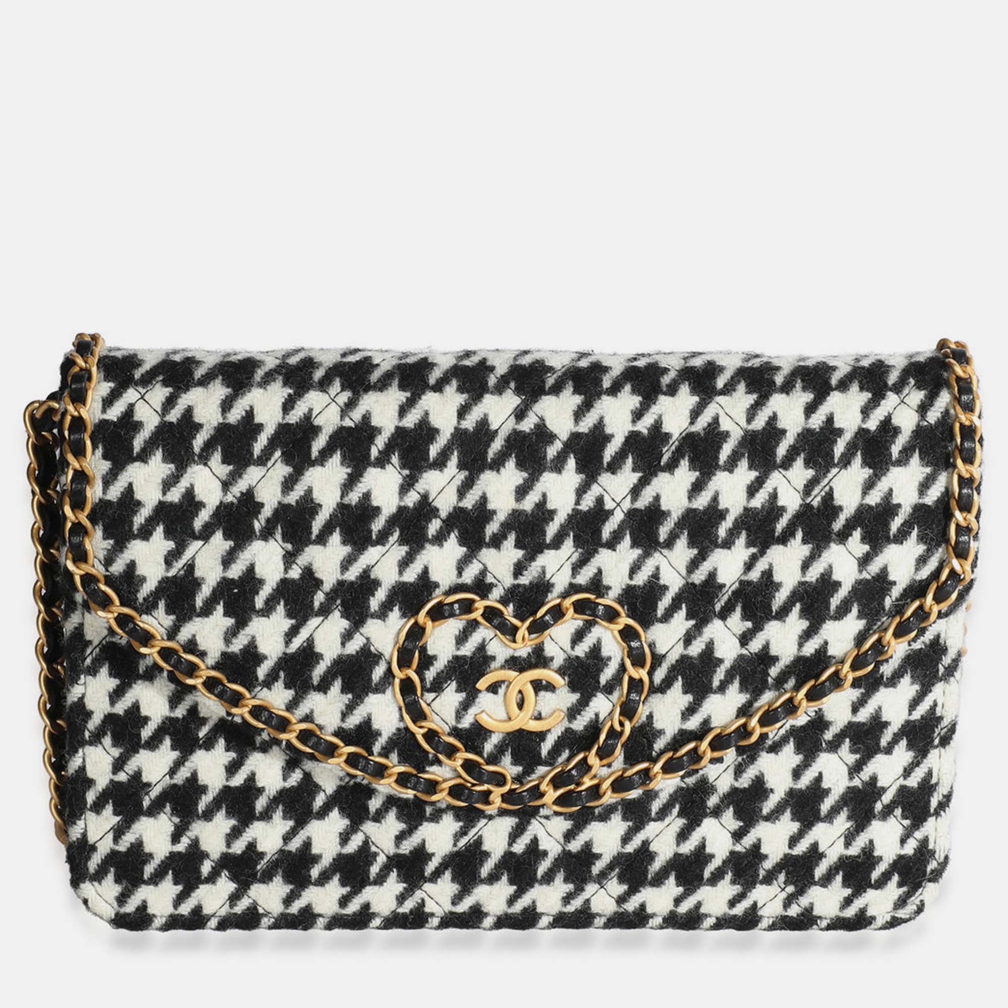 

Chanel Black White Houndstooth Tweed Heart CC Wallet On Chain