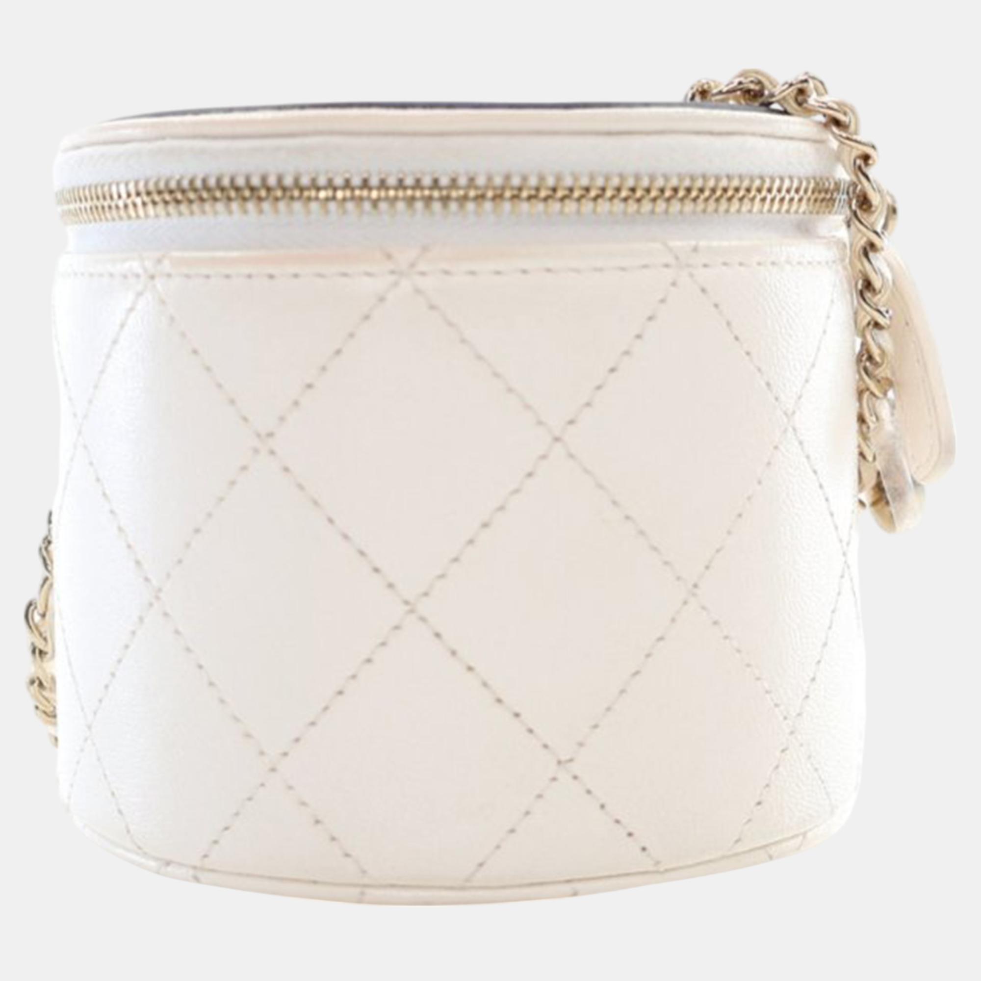 

Chanel White CC Lambskin Round Vanity Case