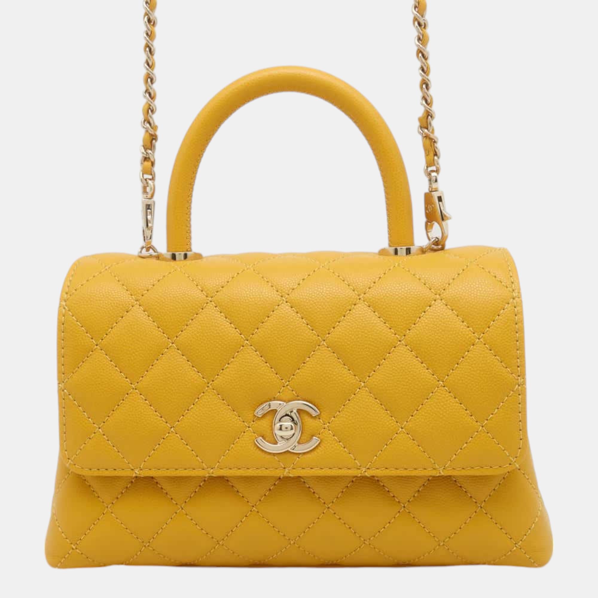 

Chanel Matelasse Coco Handle Chain Shoulder Yellow Caviar Leather Size