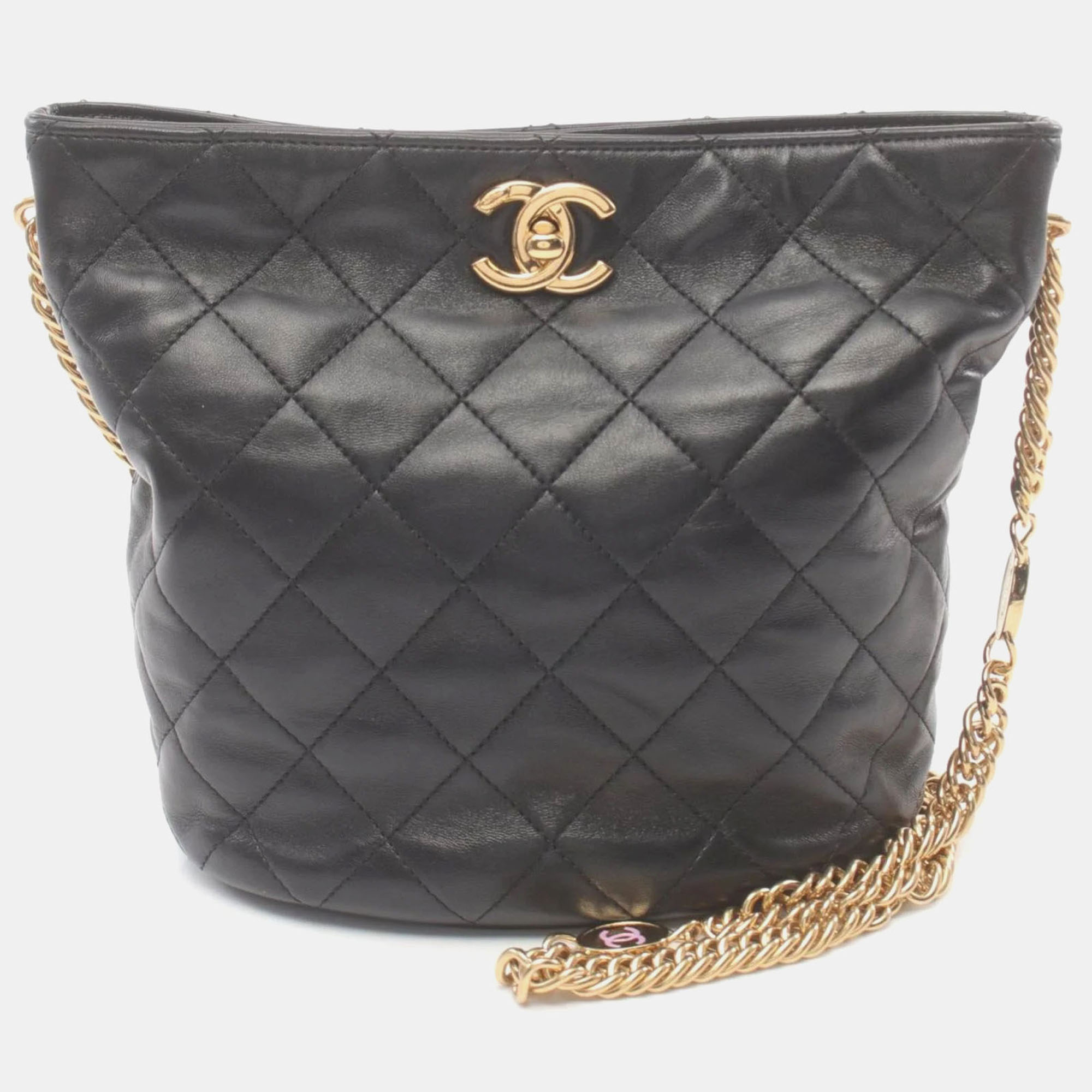 

Chanel Black Lambskin Matelasse Shoulder Bag