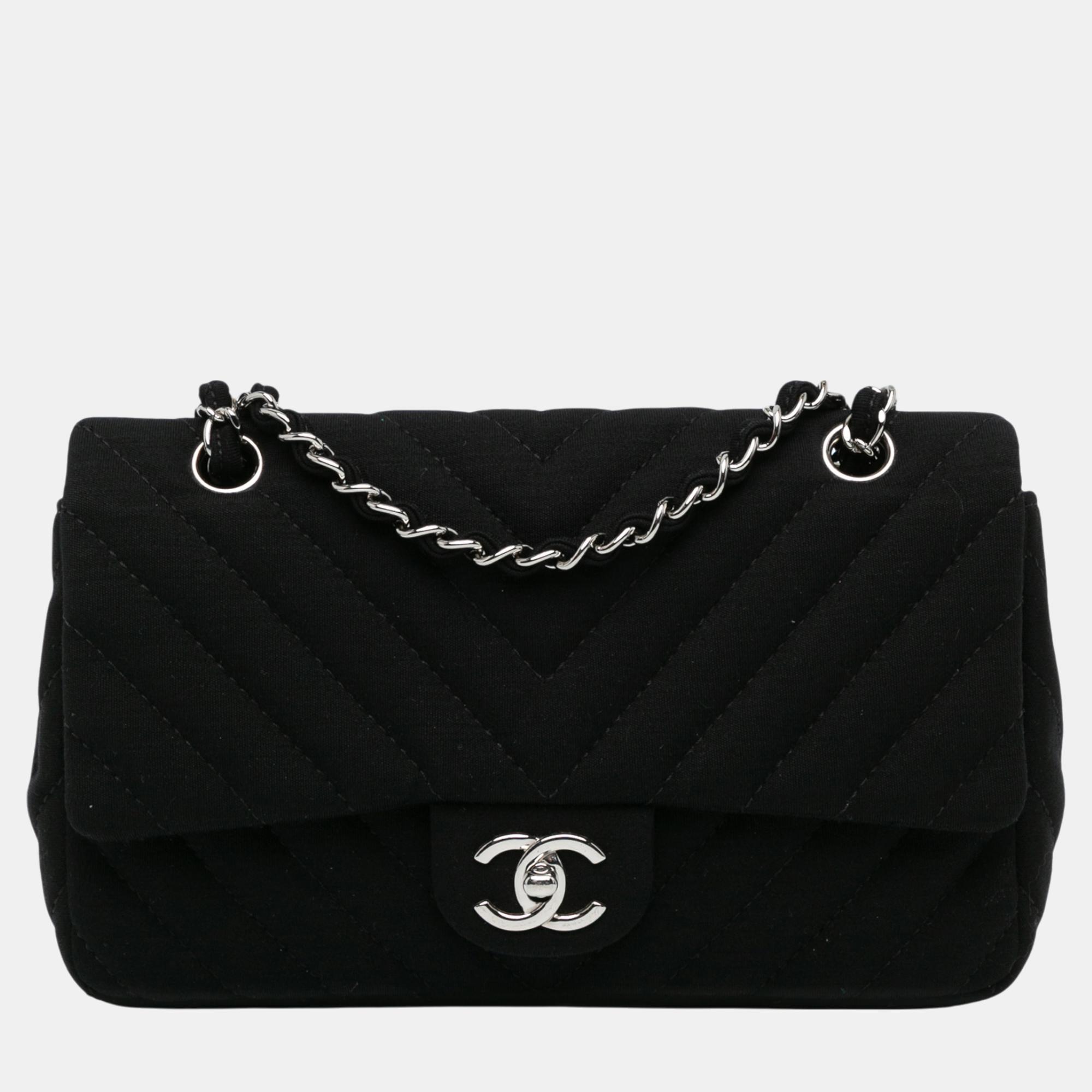 

Chanel Black Medium Chevron Quilted Jersey Single Flap