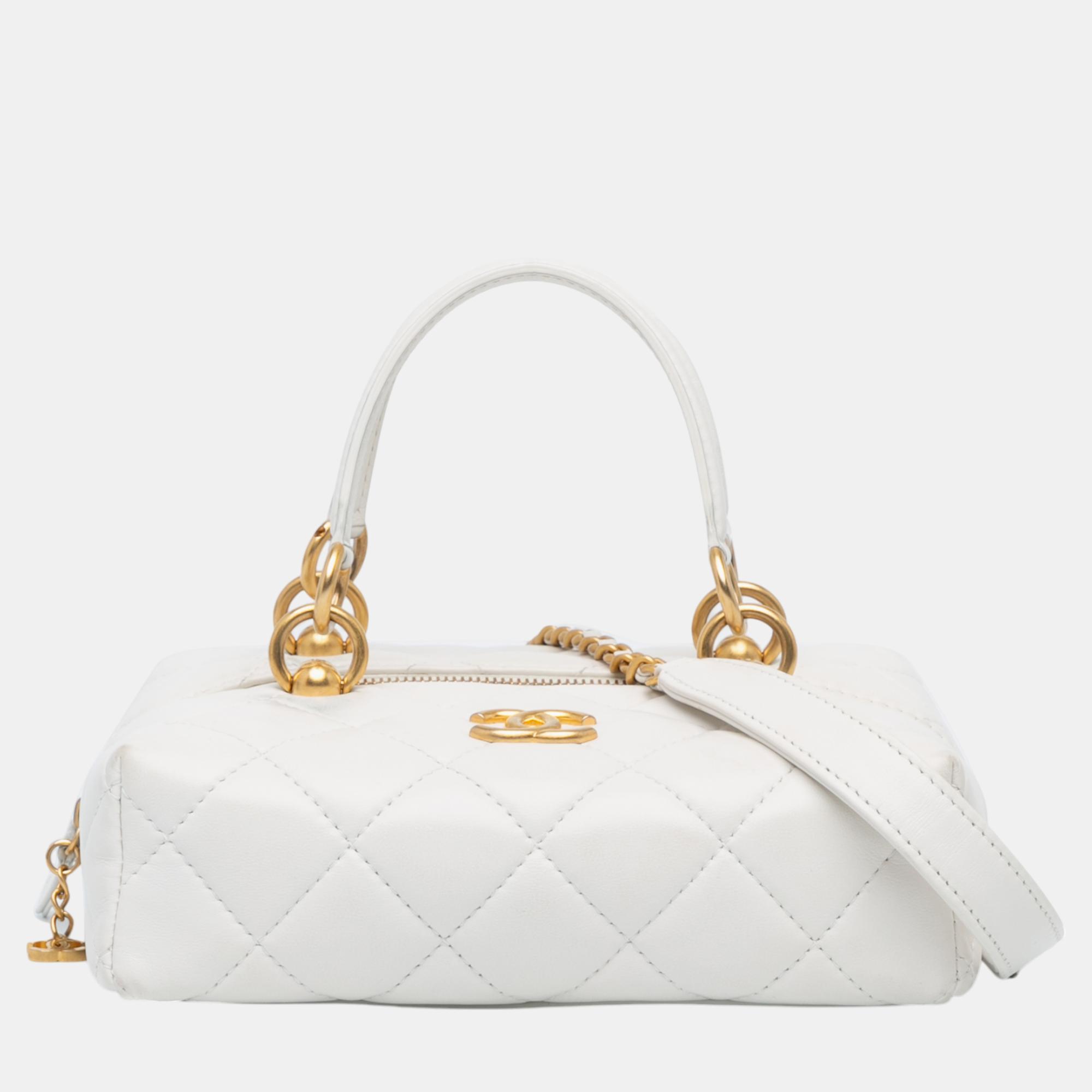 

Chanel White Métiers d'Art CC Quilted Lambskin Box with Top Handle