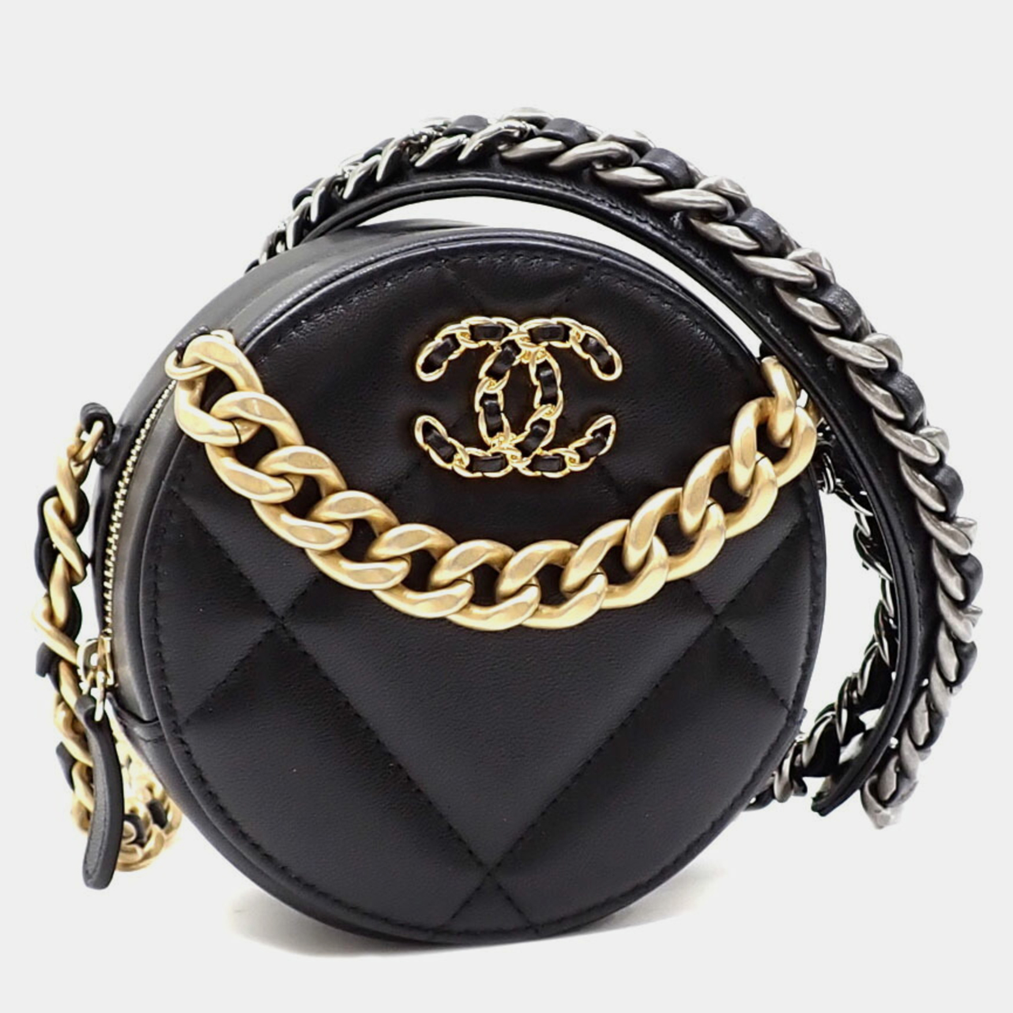 

Chanel Black Lambskin Matelasse 19 Disneuf Round Chain Shoulder Bag