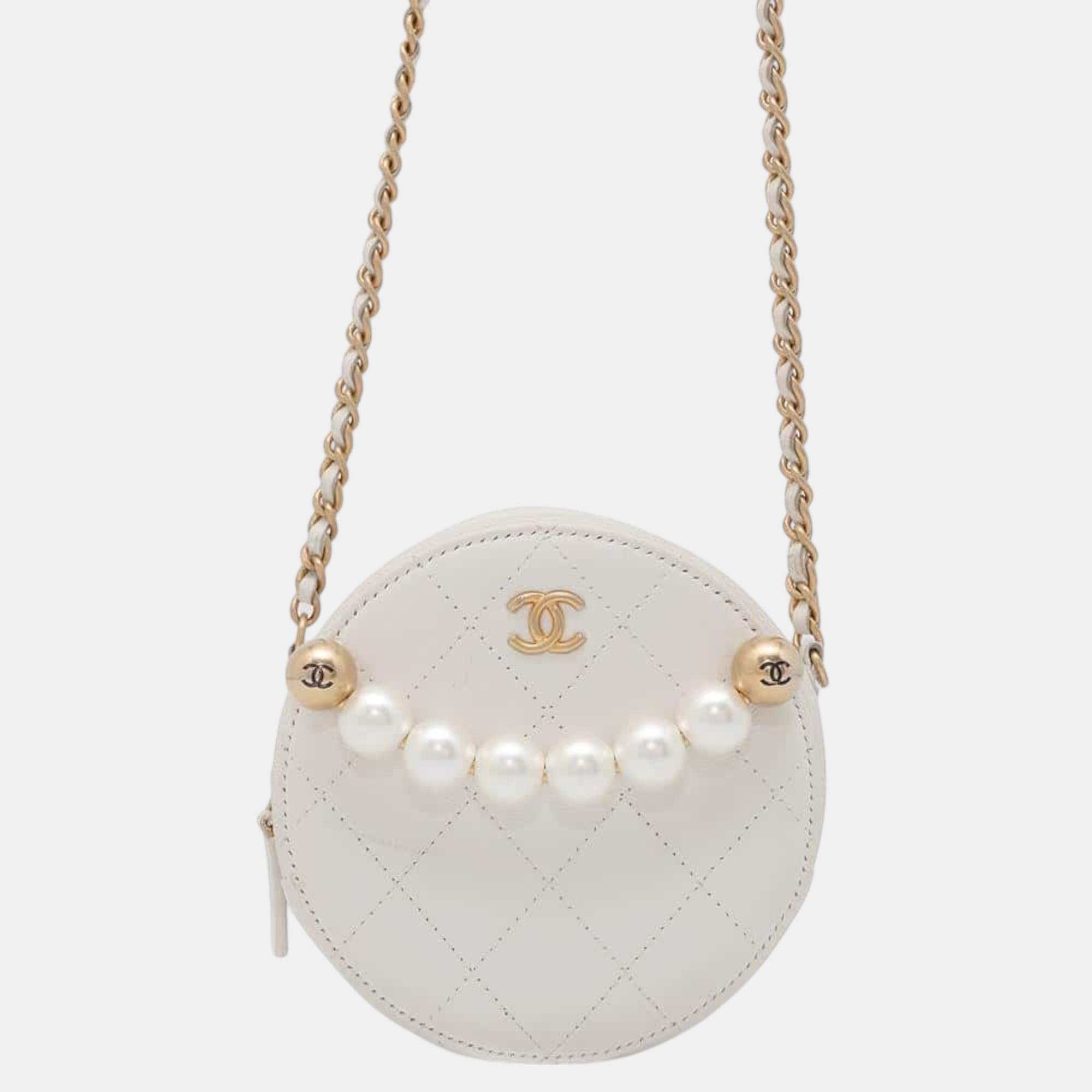 

Chanel White Lambskin Matelasse Round Chain Shoulder Bag