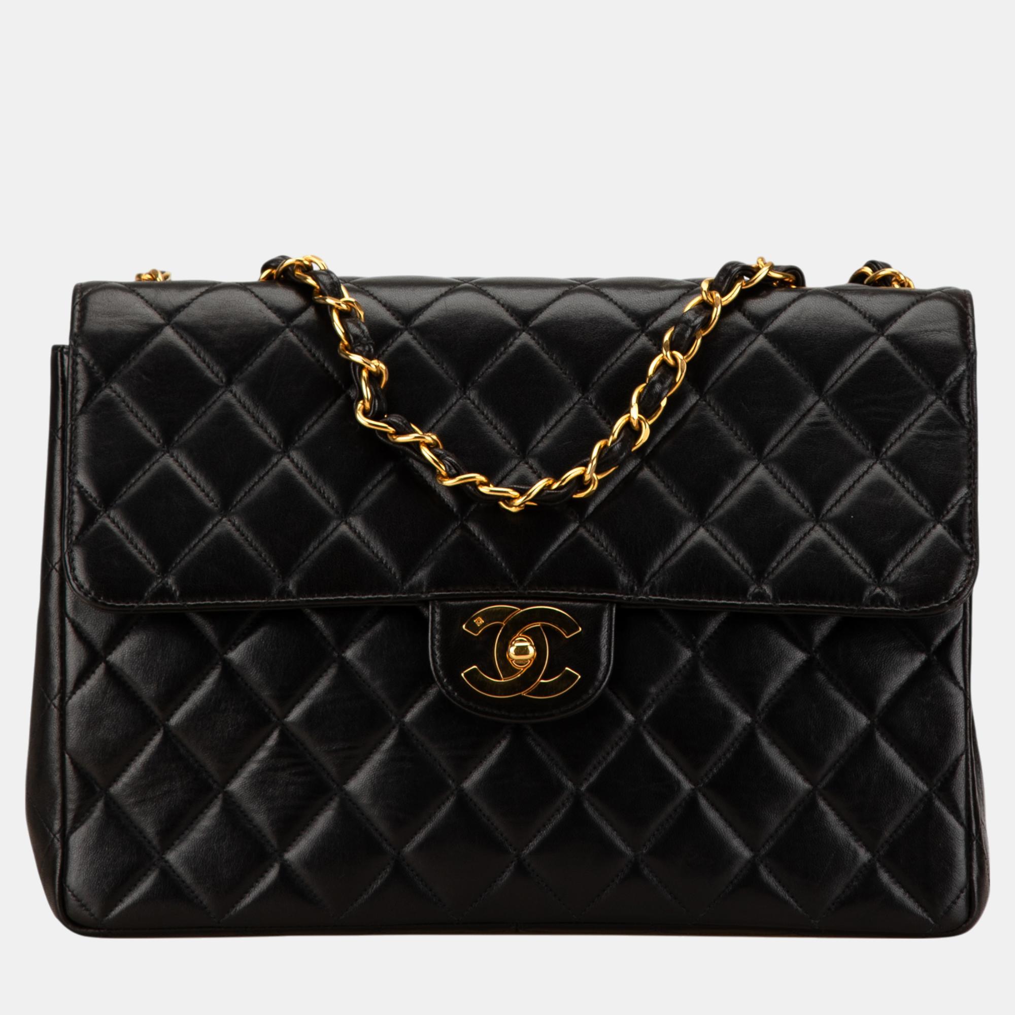 

Chanel Black Jumbo Classic Lambskin Single Flap