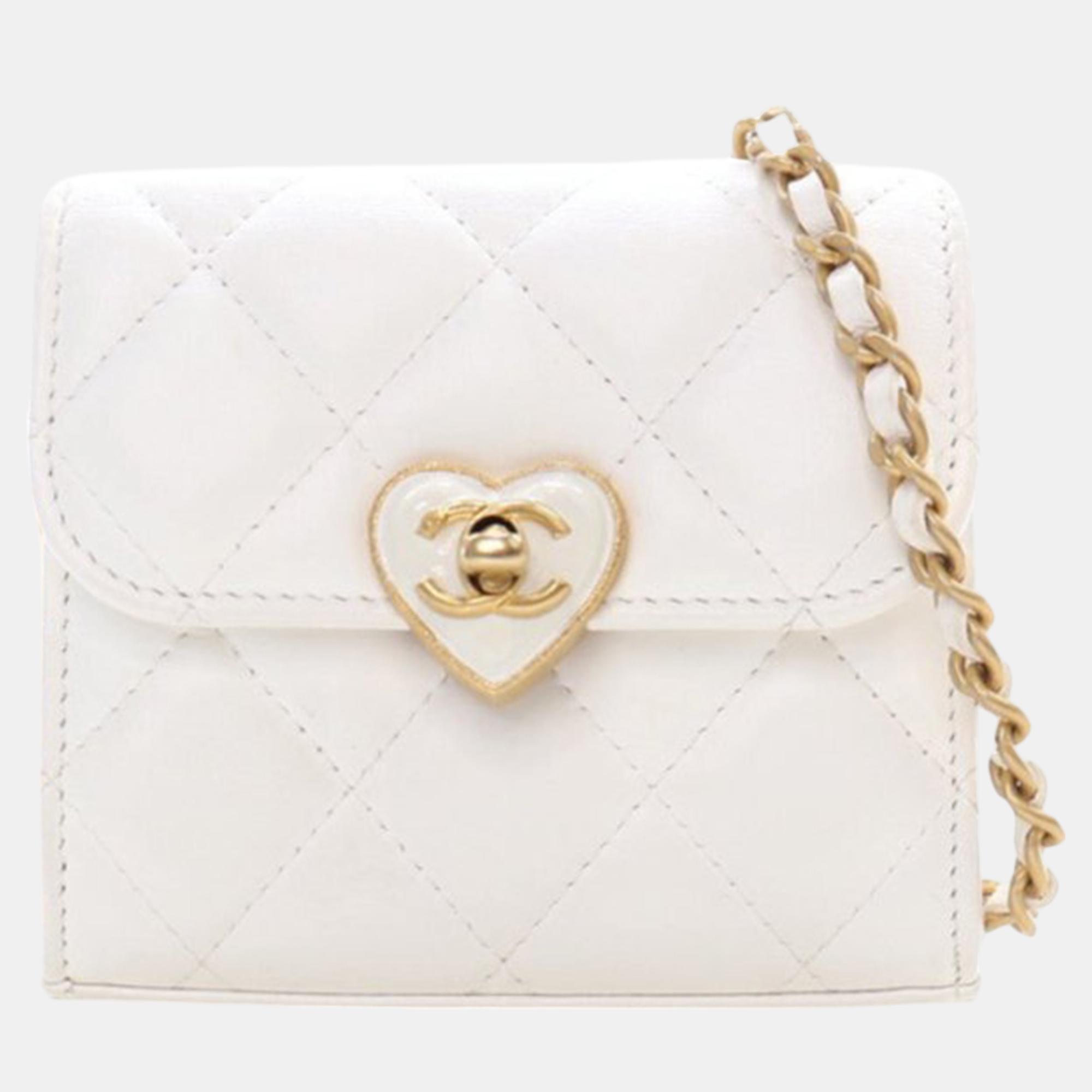 

Chanel White Mini Quilted Lambskin CC Enamel Heart Clutch With Chain