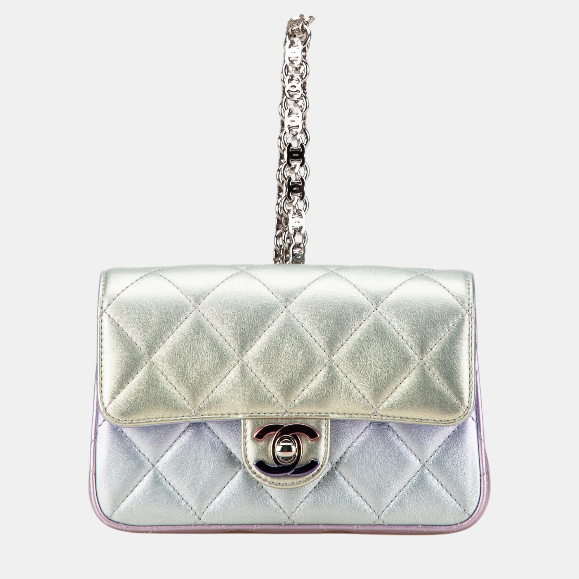 

Chanel Quilted Gradient Metallic Calfskin Clutch, Silver