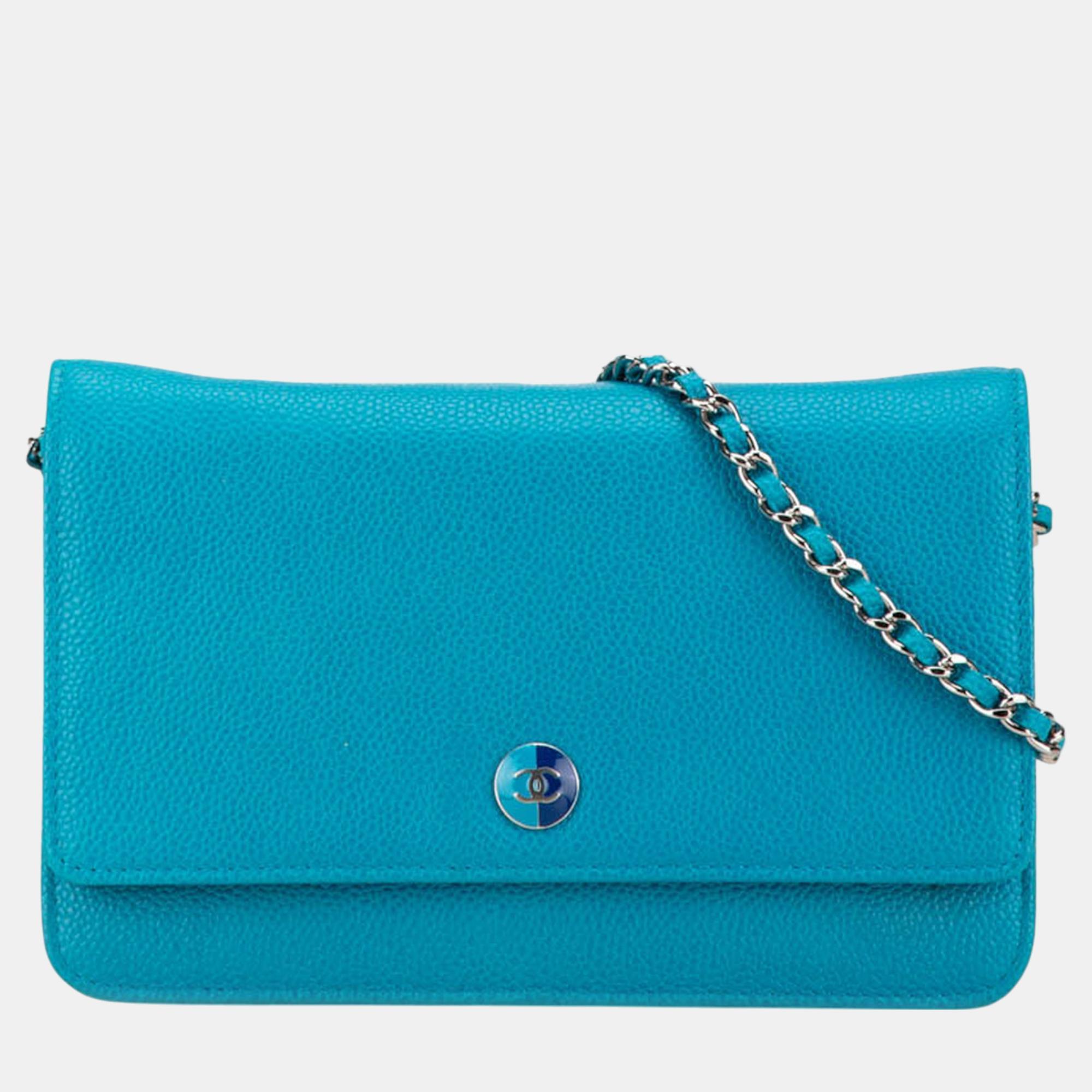 

Chanel Caviar Bicolor CC Wallet On Chain, Blue