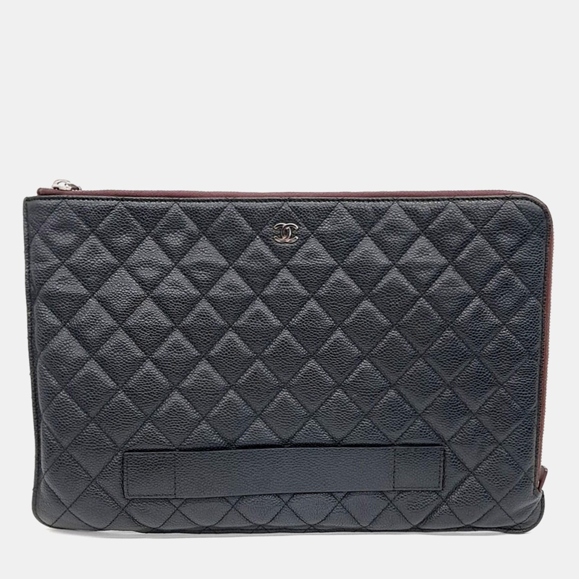 

Chanel Black Leather Chanel caviar clutch