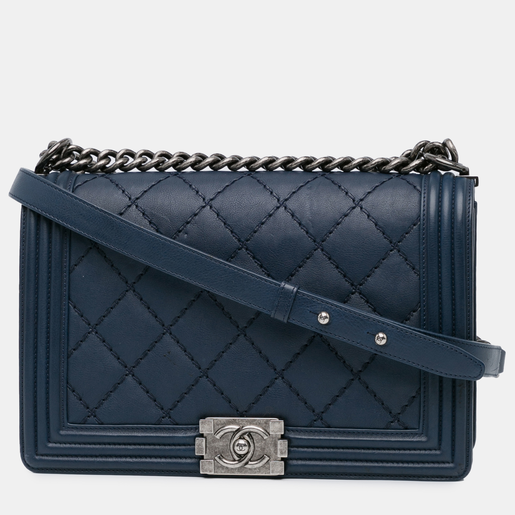 

Chanel New Medium Calfskin Double Stitch Boy Flap, Navy blue
