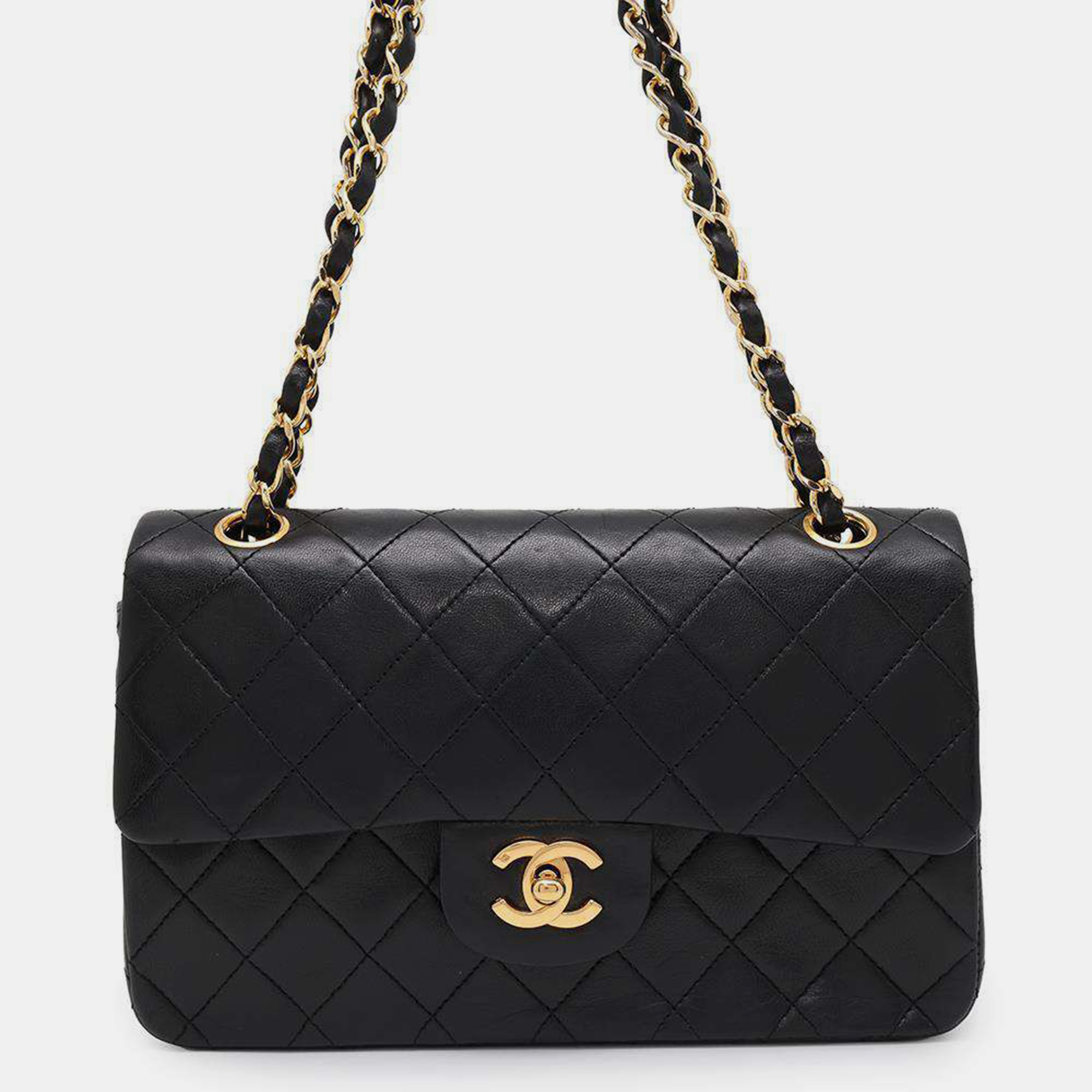 

Chanel Black Lambskin Matelasse chain shoulder bag Size