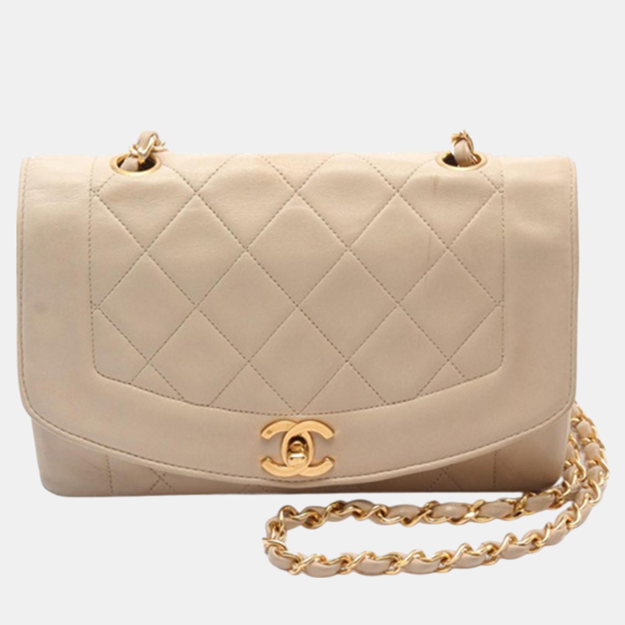 

Chanel Beige Medium Lambskin Diana Flap