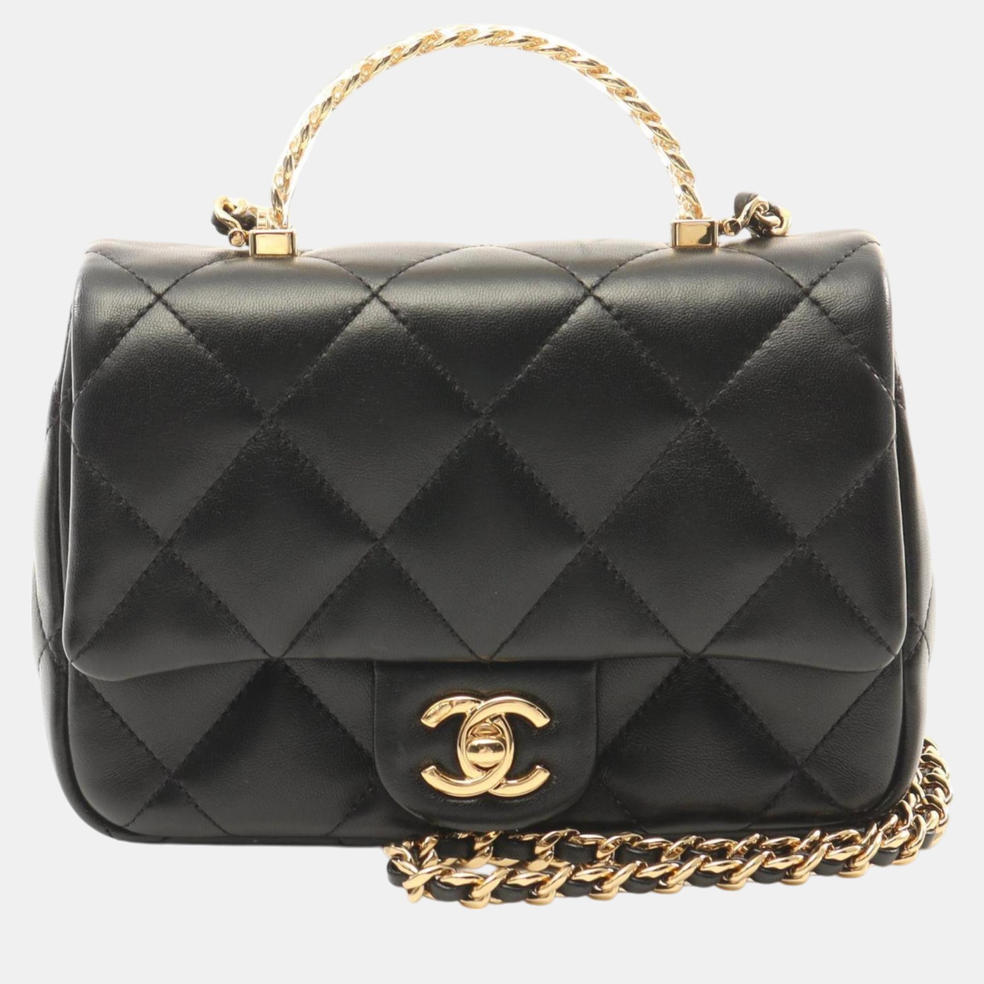 

Chanel Black Lambskin Matelasse Shoulder Bag