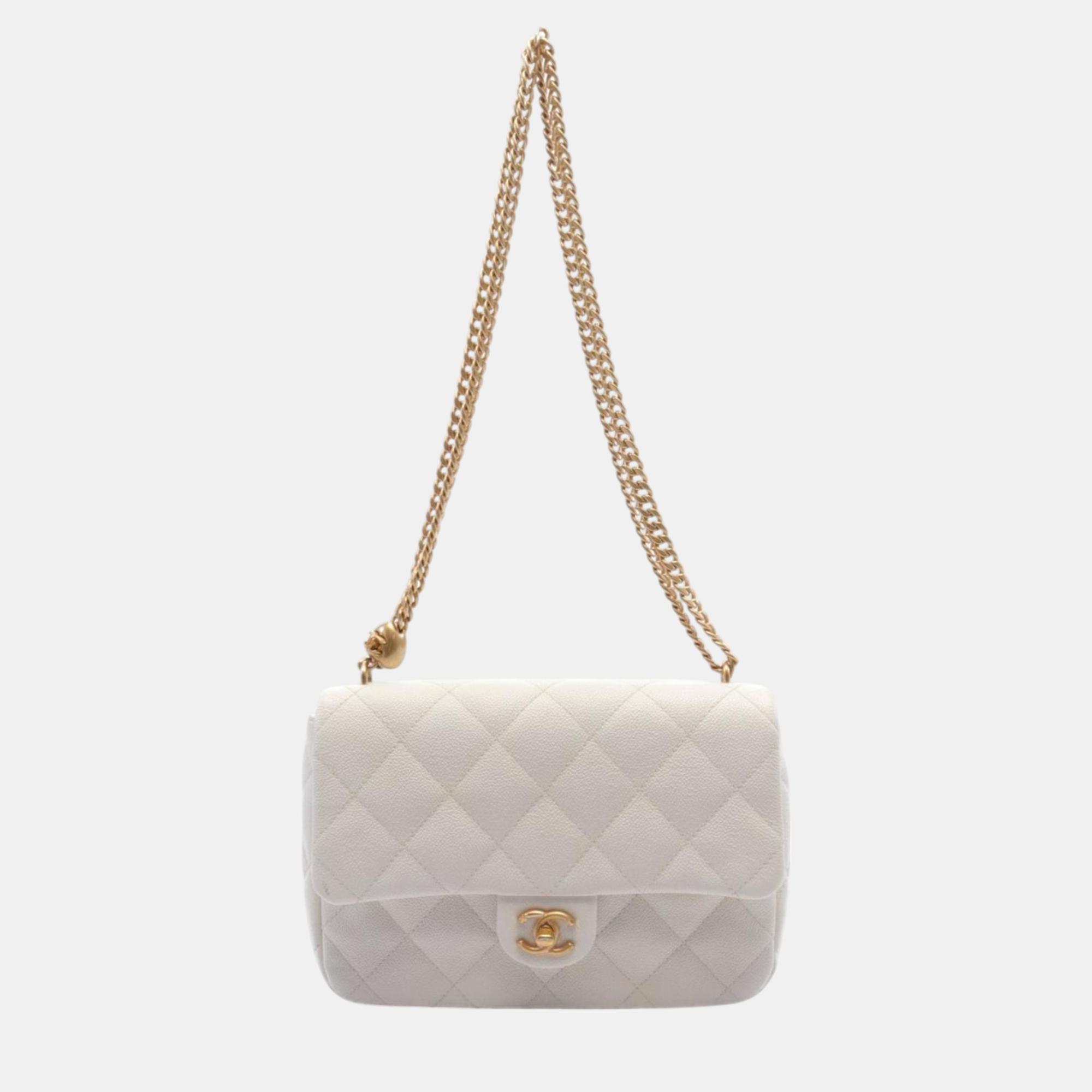 

Chanel White Leather Grained Calfskin Matelasse Shoulder Bag