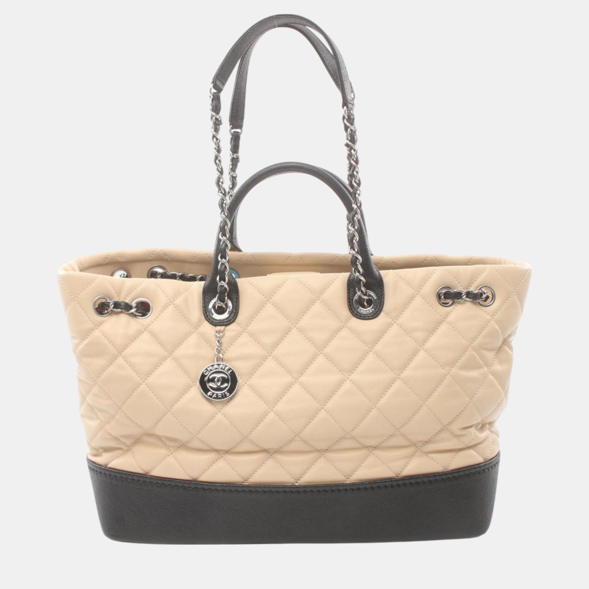 

Chanel Leather Grained Calfskin Beige Black Gabrielle Do Tote Bag