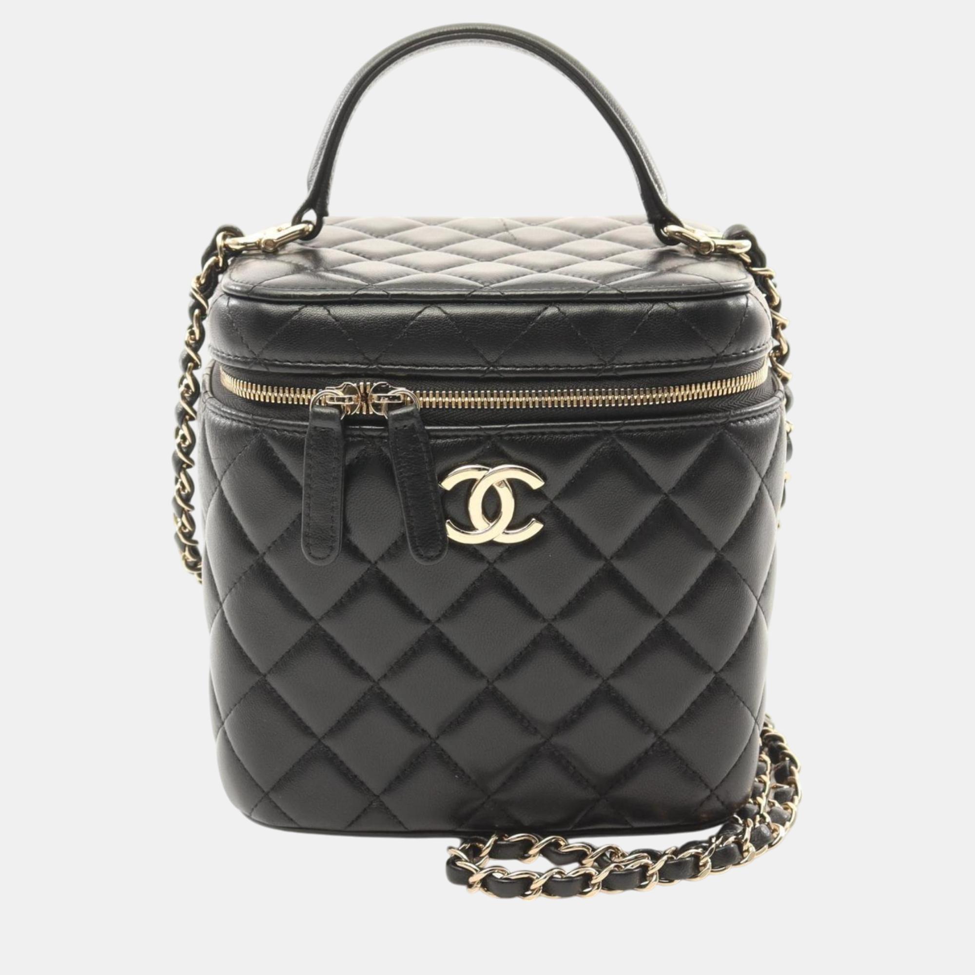 

Chanel Black Lambskin Matelasse Shoulder Bag