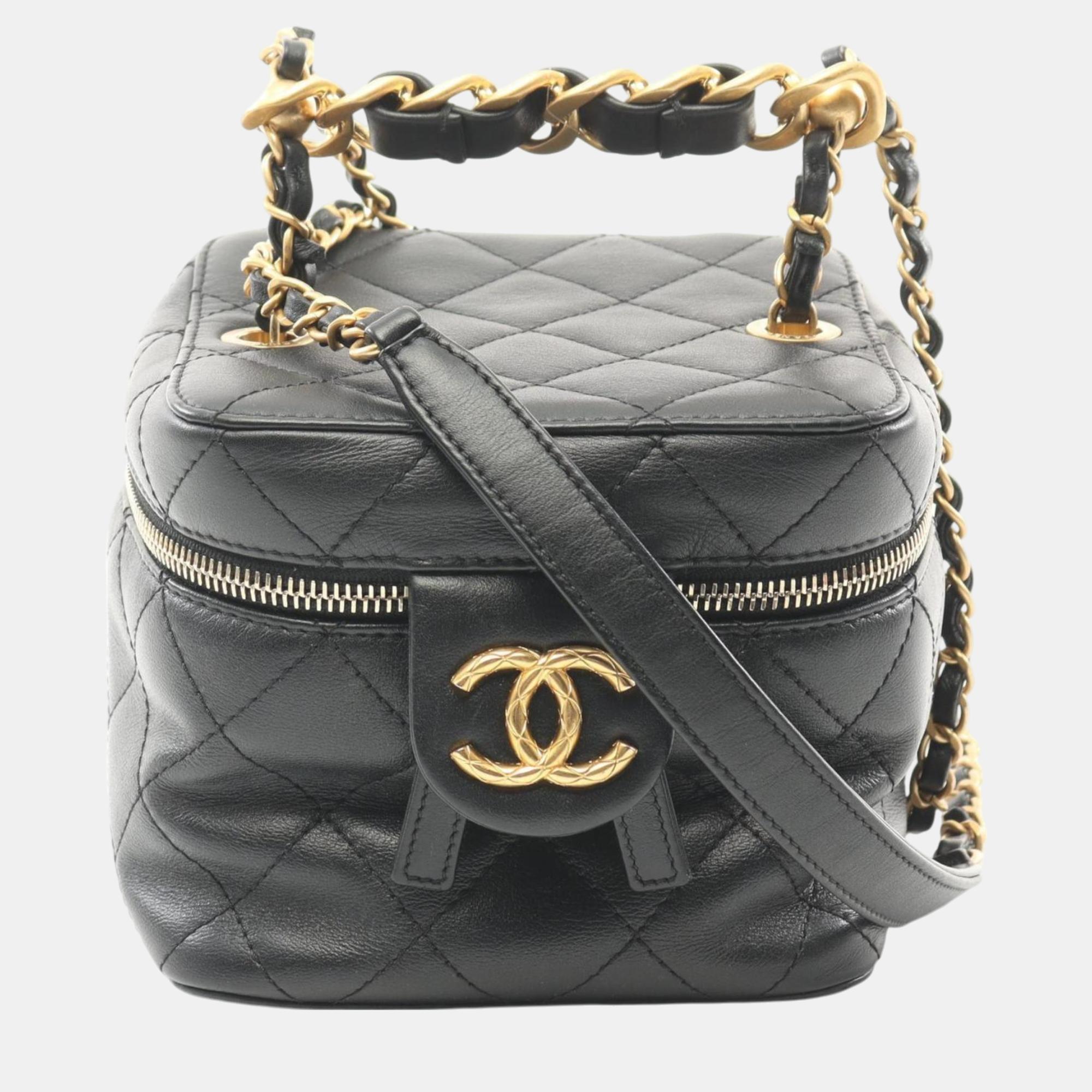 

Chanel Black Lambskin Matelasse Shoulder Bag