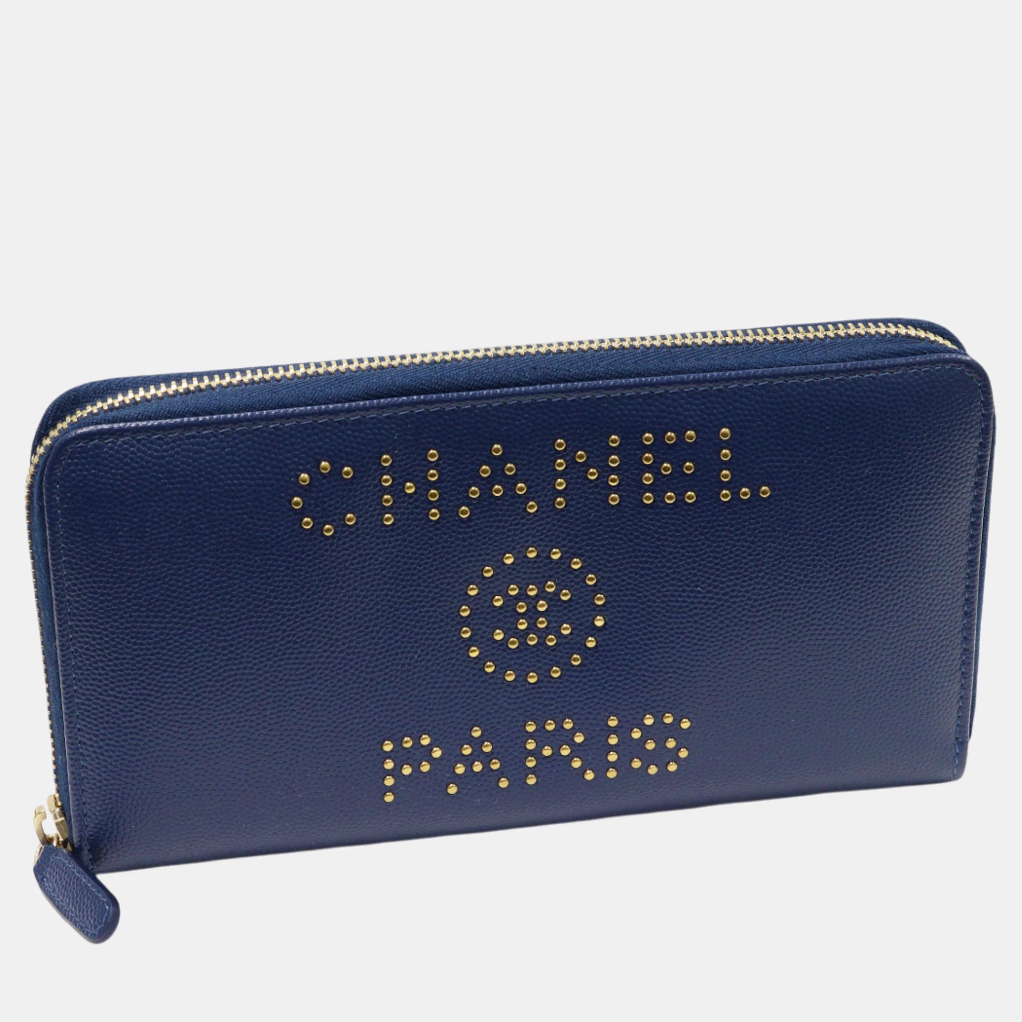 

Chanel Blue Leather Calfskin Round Zipper Long Wallet, Navy blue