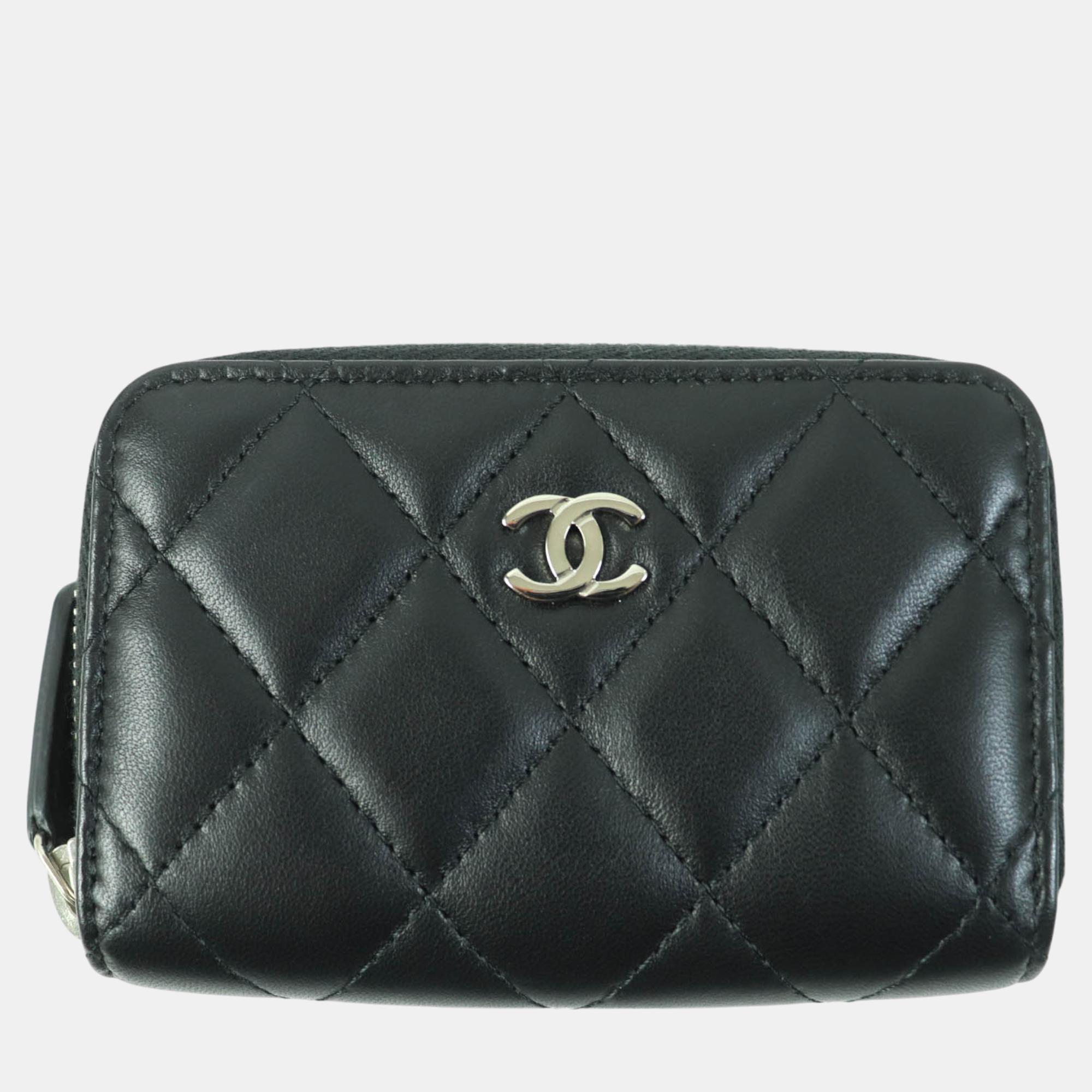 

Chanel Black Silver Leather Lambskin Coin Case