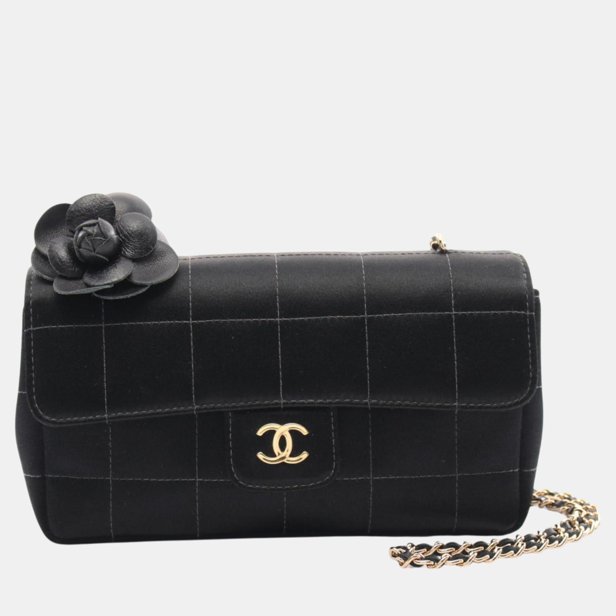 

Chanel Fabric Black Chocolate Bar Camellia Shoulder Bag