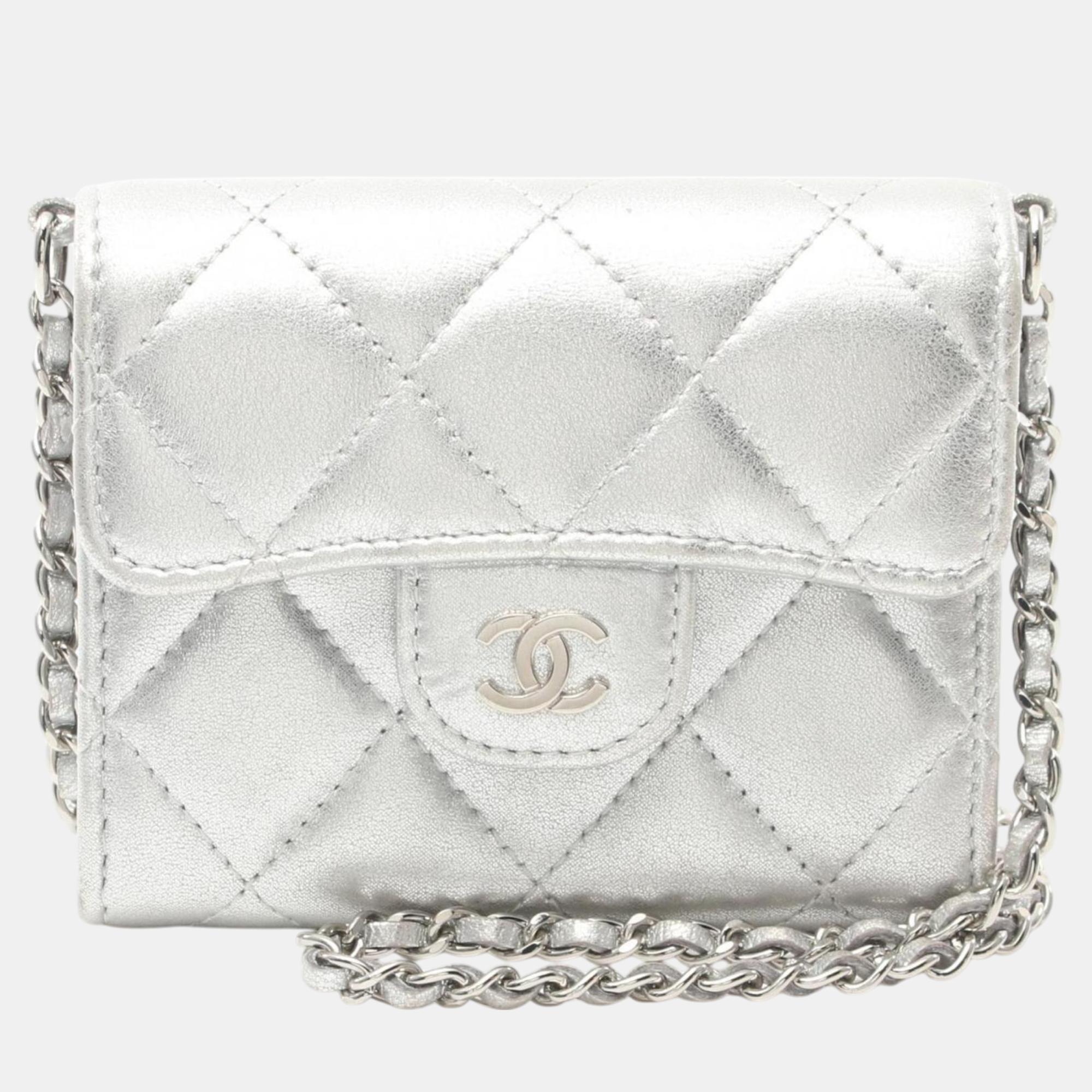 

Chanel Leather Silver Matelasse Shoulder Bag