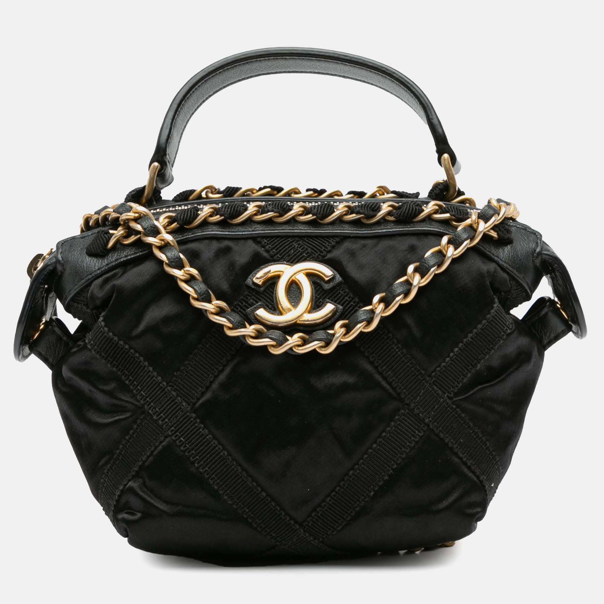 

Chanel Black Nylon Grosgrain Lifestyle Clutch with Chain