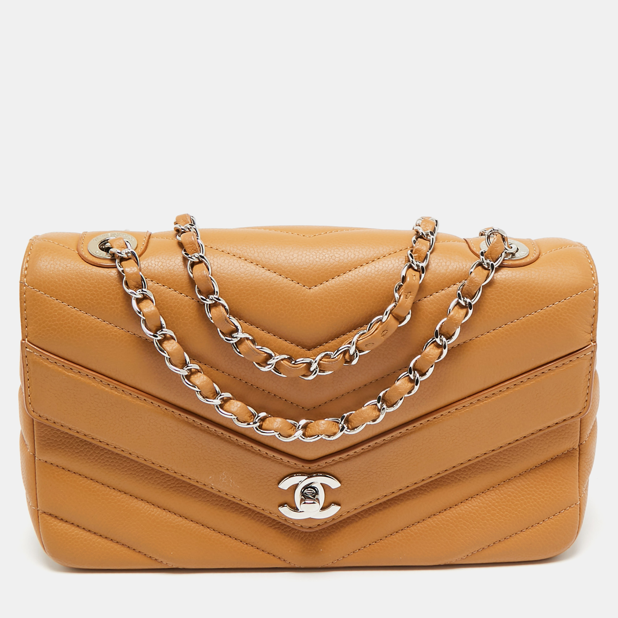 

Chanel Brown Chevron Leather Center Envelope Flap Bag