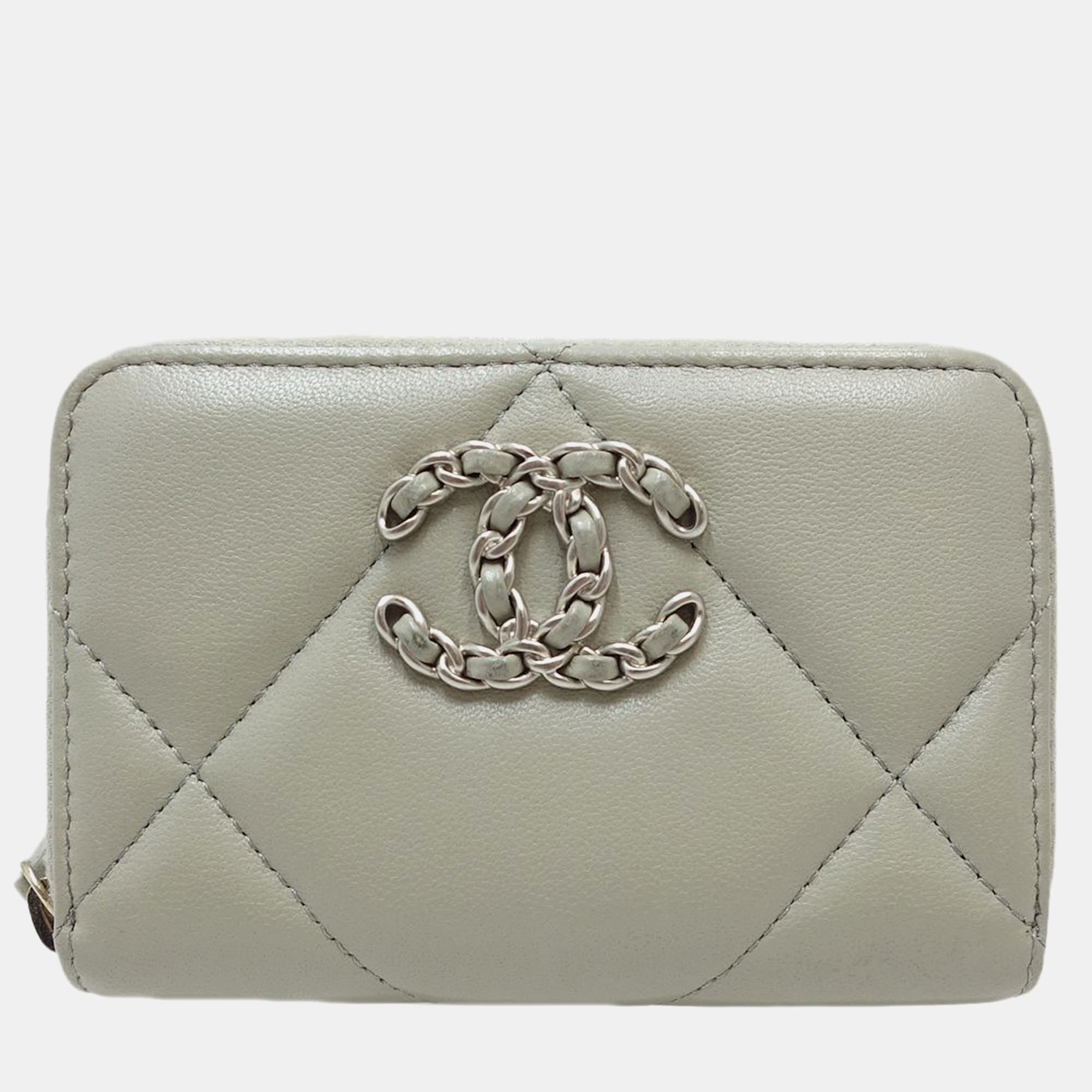 

Chanel Grey Leather Zip Coin Purse AP0949