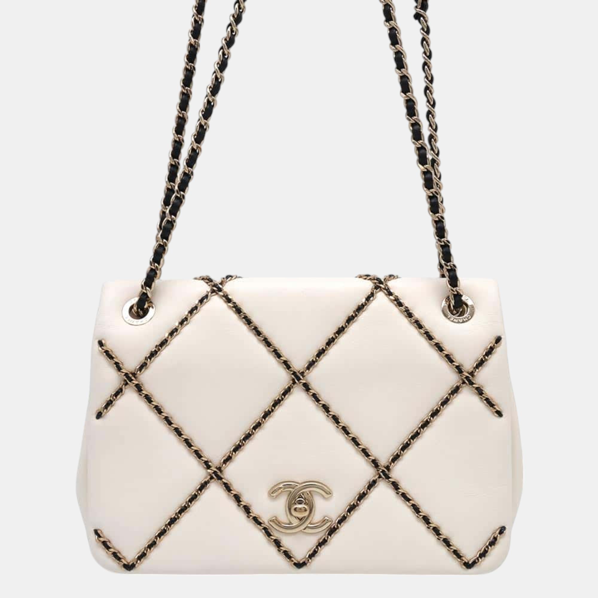 

Chanel White/Black Lambskin Leather Chain Shoulder Bag