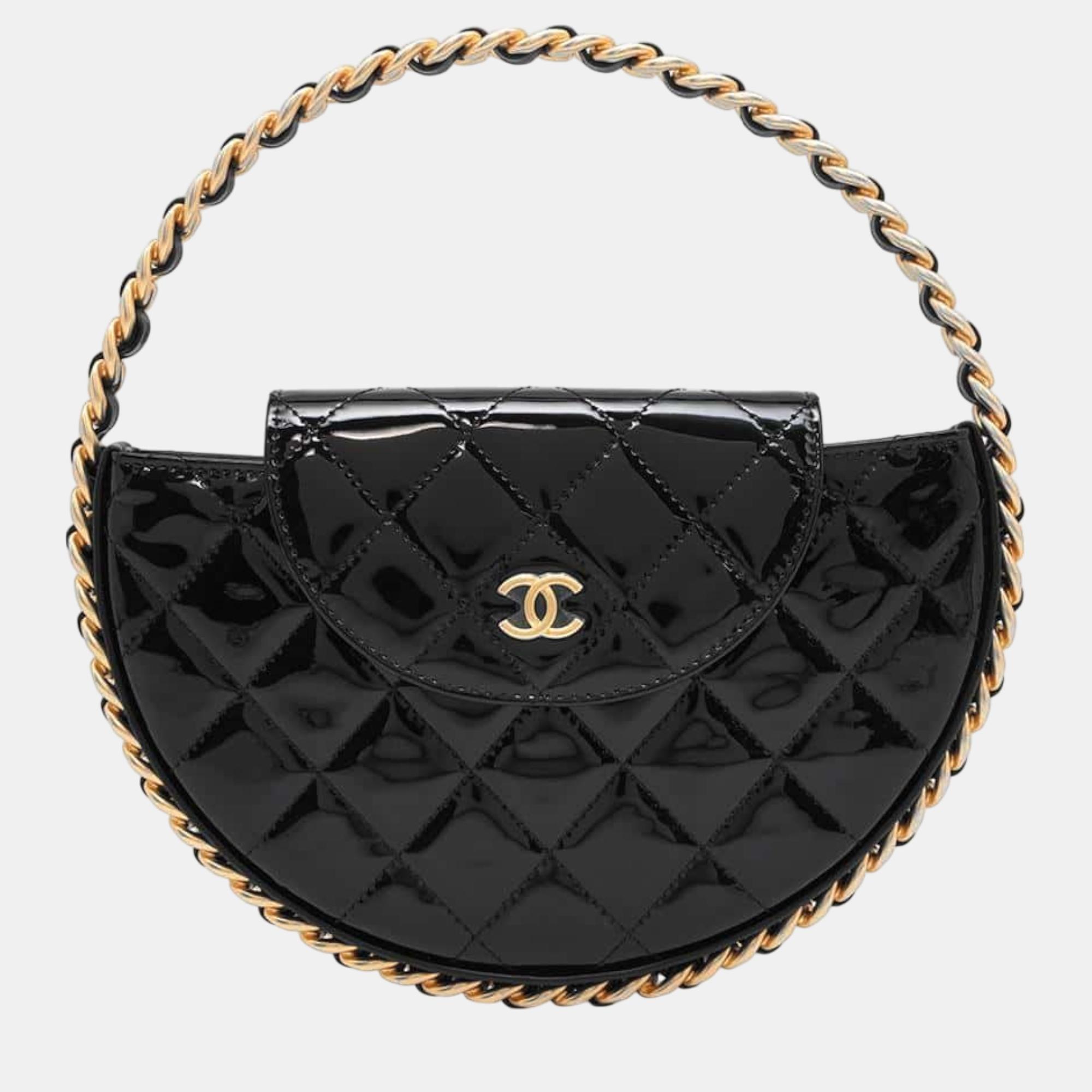 

Chanel Black Enamel Hand Clutch Bag