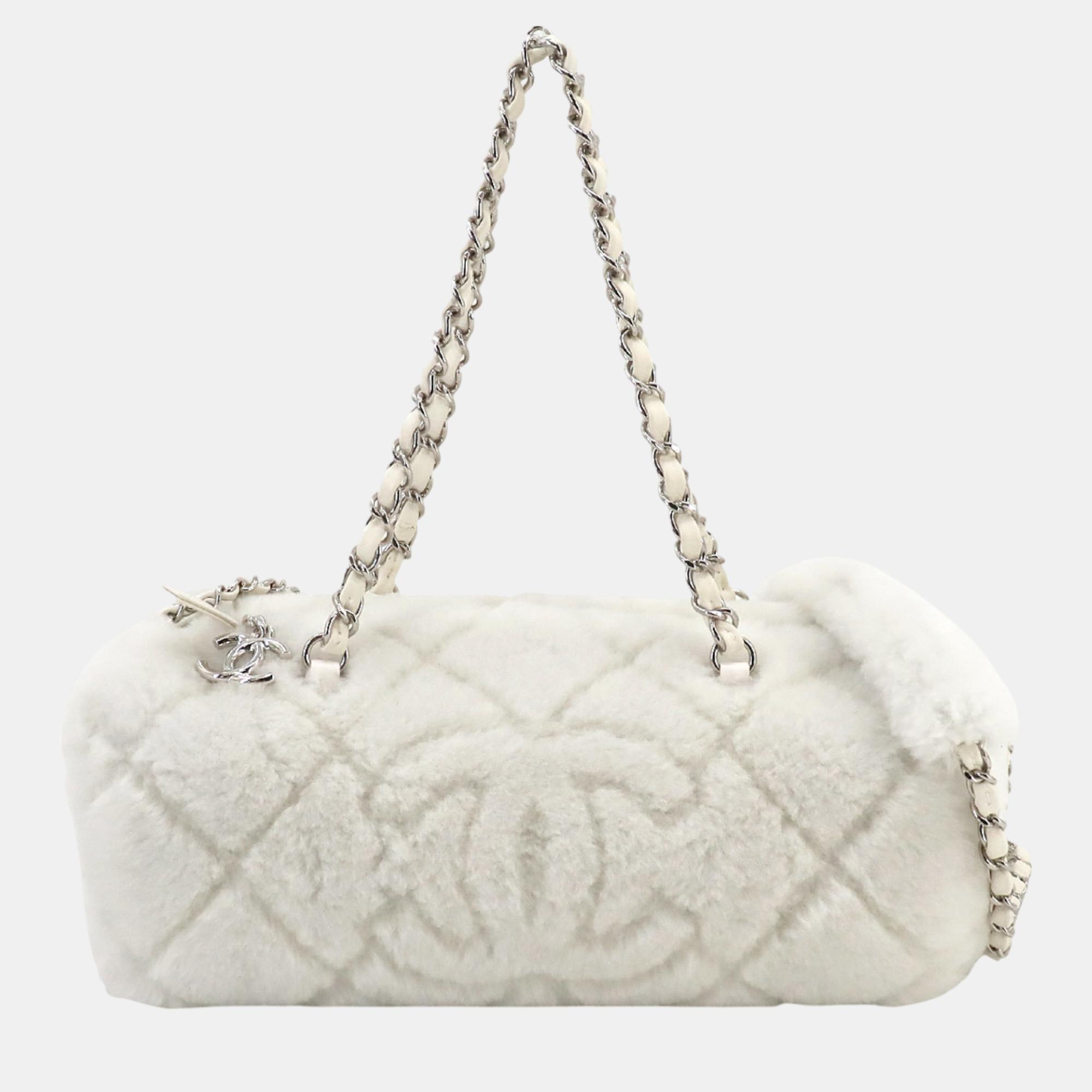 

Chanel Shearling Hand Chain Shoulder Bag Leather White