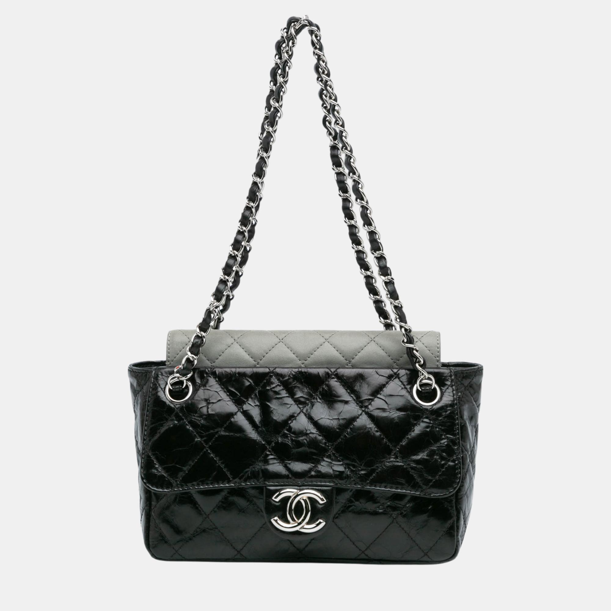 

Chanel Black Glazed Calfskin Iridescent Portobello Flap