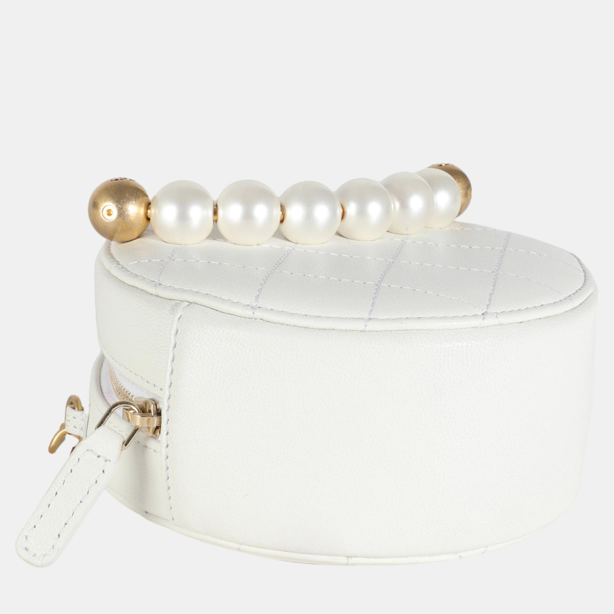 Chanel White Quilted Lambskin Pearl Round Clutch With Chain 