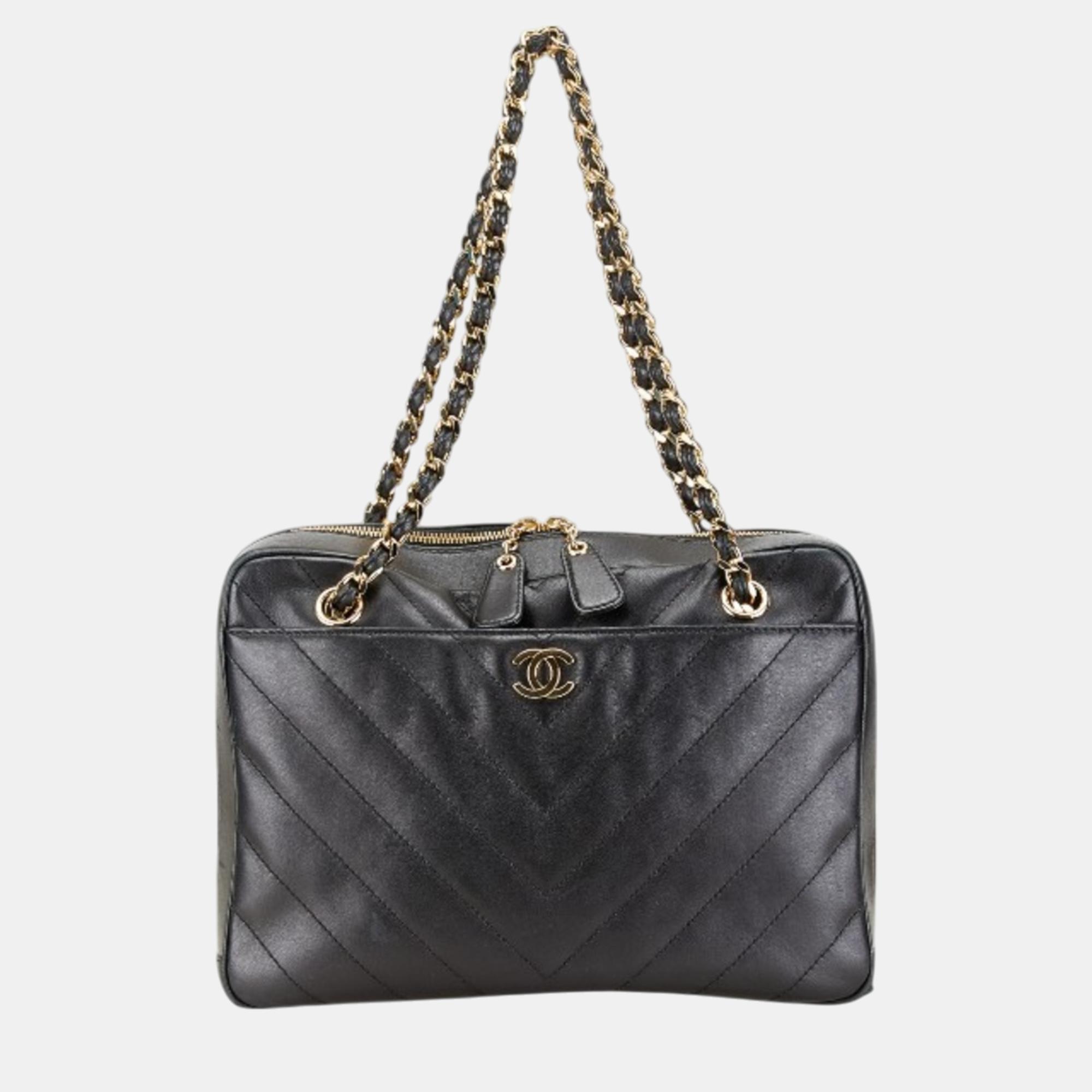 

Chanel Black Lambskin Leather V-Stitch Chain Shoulder Bag