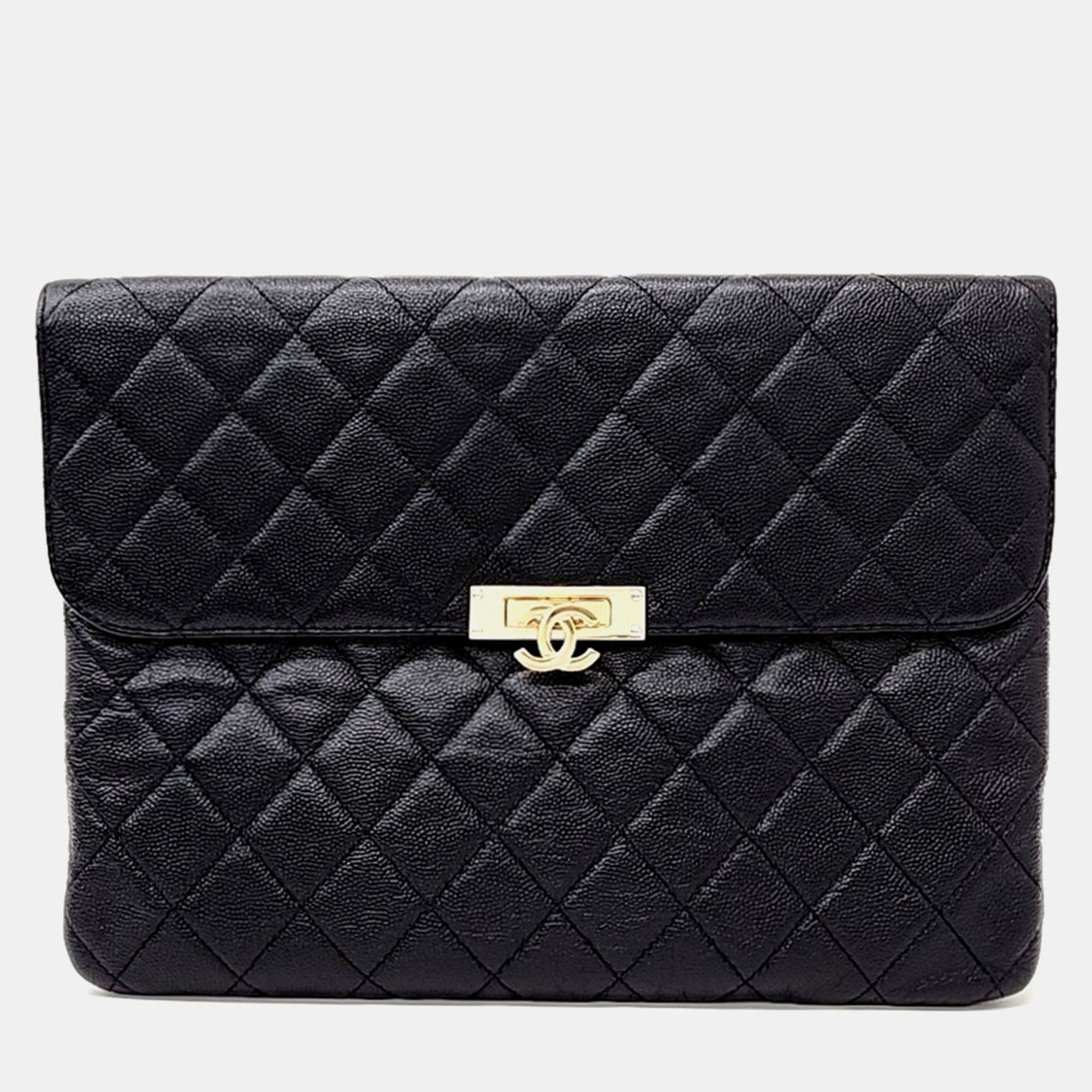 

Chanel Black Leather Flap New Medium Clutch