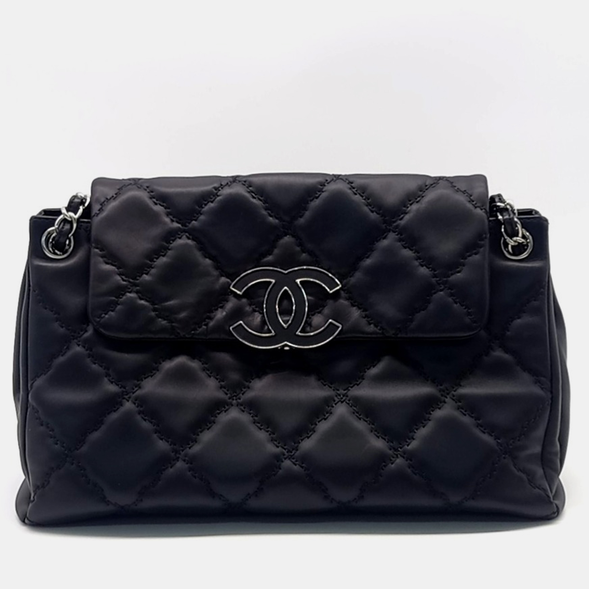 

Chanel Black Leather Hampton Stitch Shoulder Bag