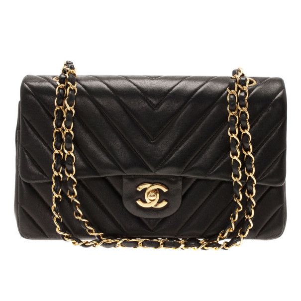 Pre Owned Chanel Black Lambskin Chevron Flap Shoulder Bag