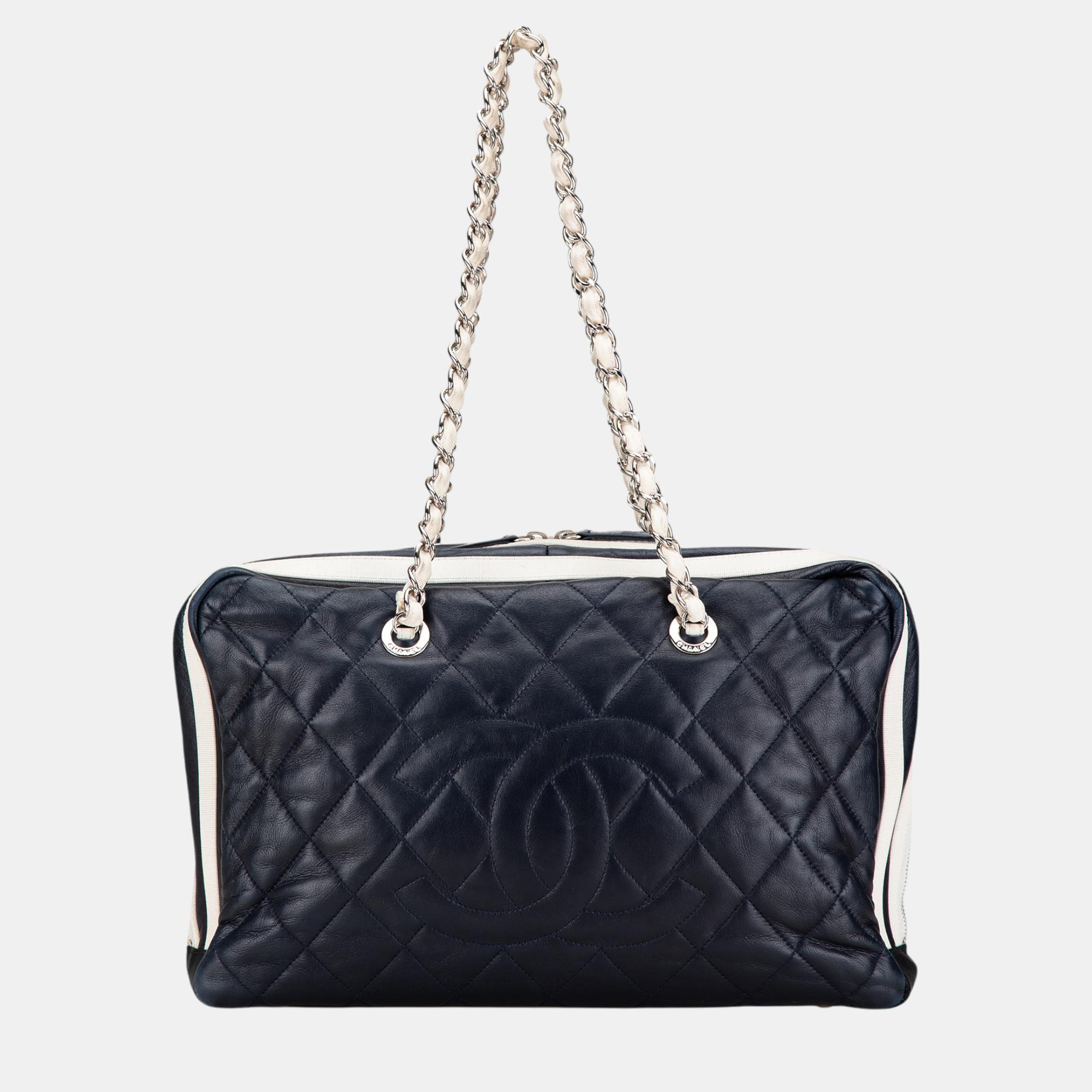 

Chanel Black Quilted Calfskin Venice Shoulder Bag