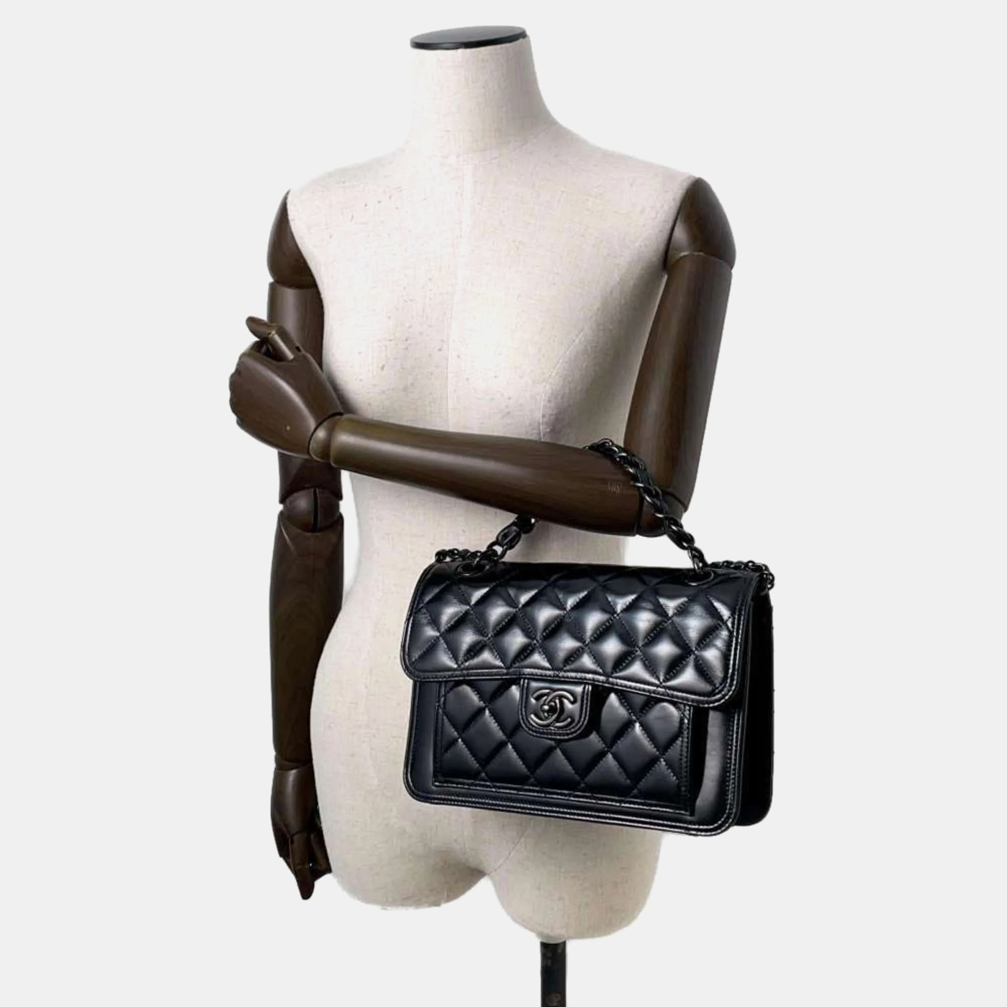 Chanel Black Shiny Calf Leather Chain Shoulder Bag 