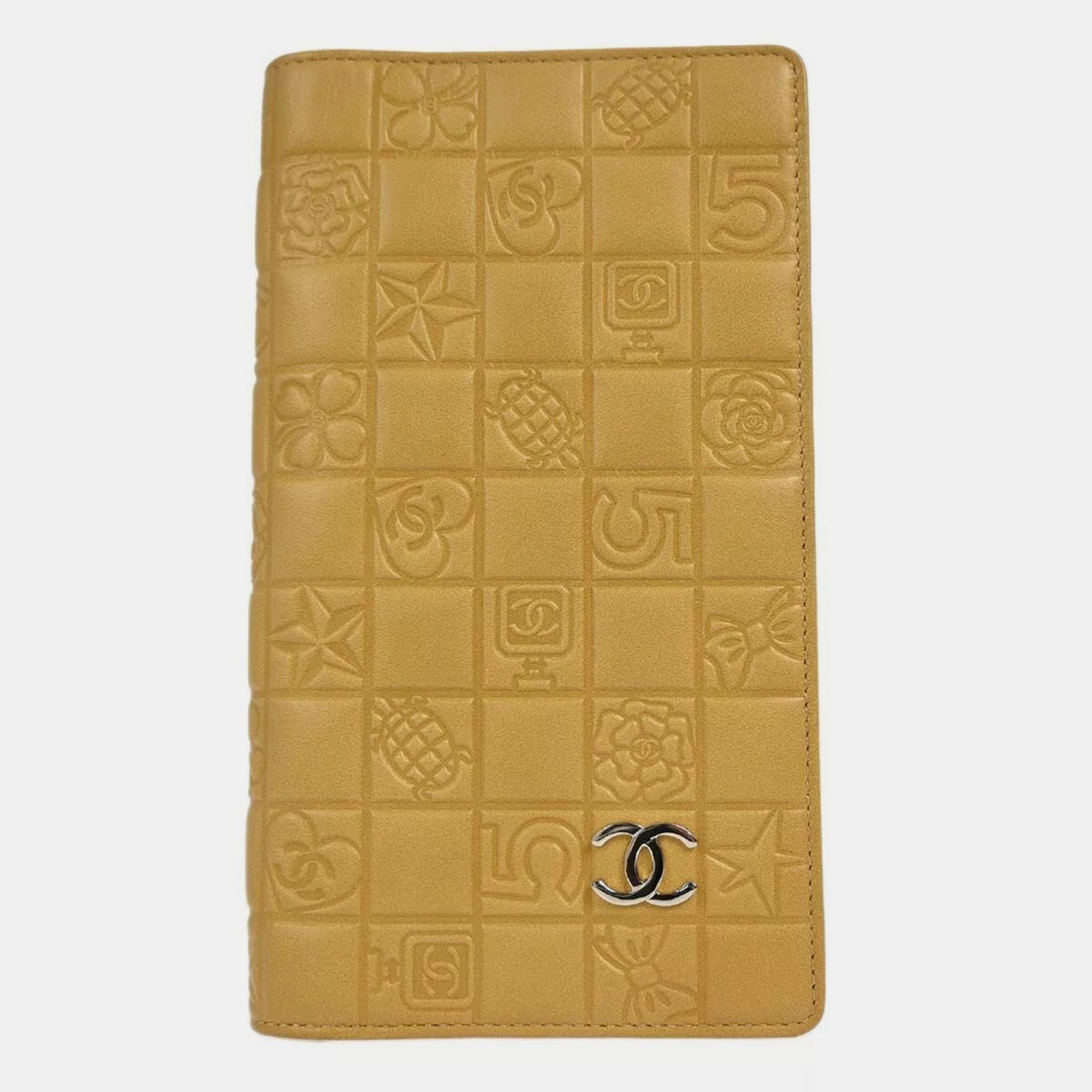 

Chanel Beige Lambskin Icon Bifold Wallet