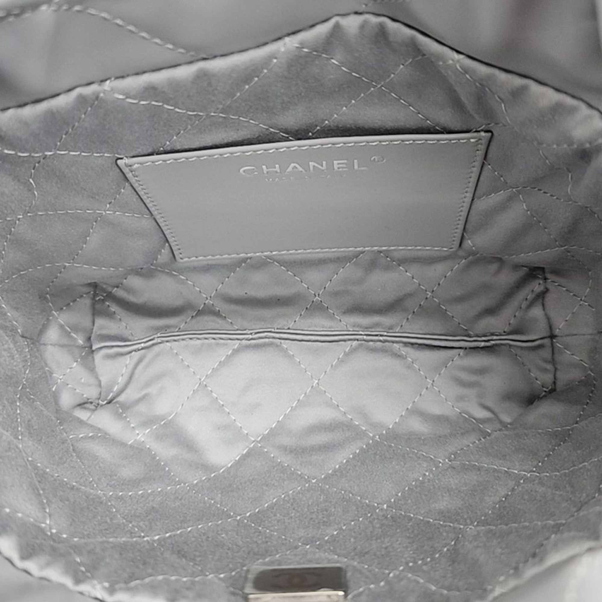 Chanel 22 Mini Bag 