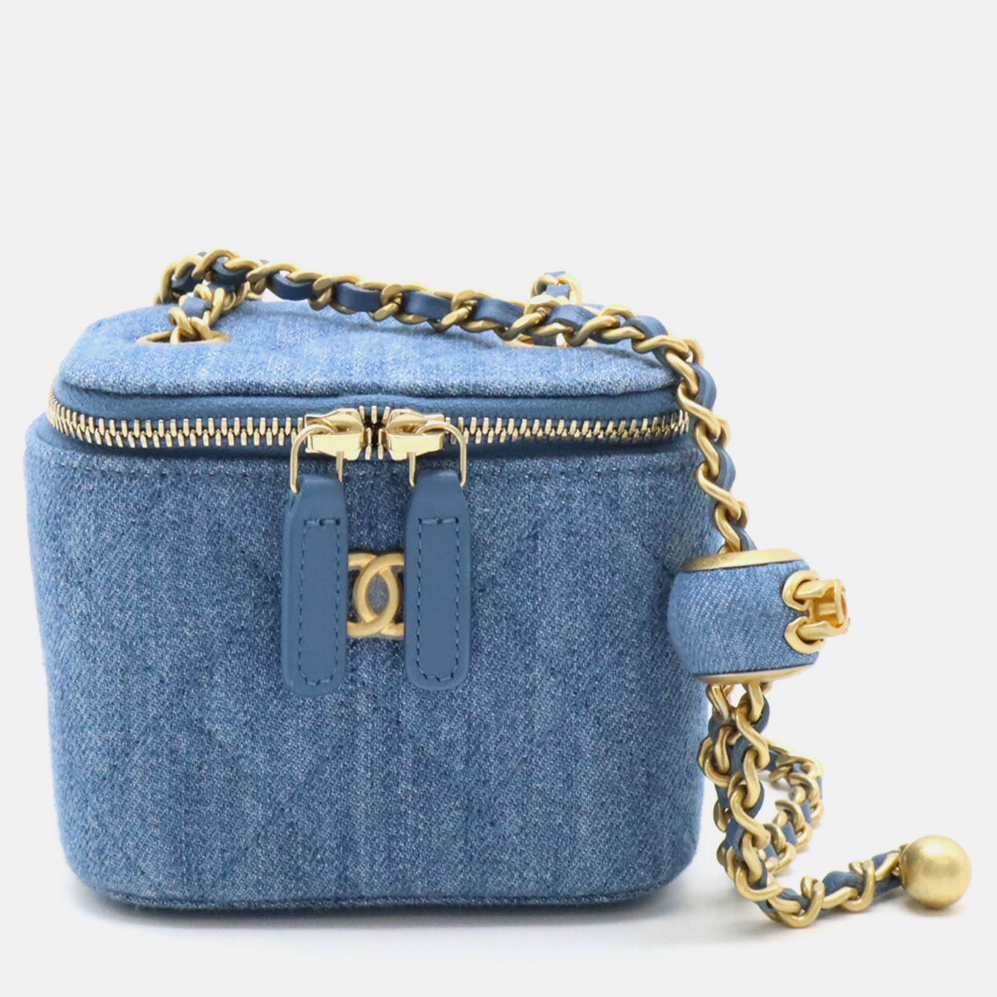 

Chanel Blue Canvas Denim Matelasse Small Vanity Bag