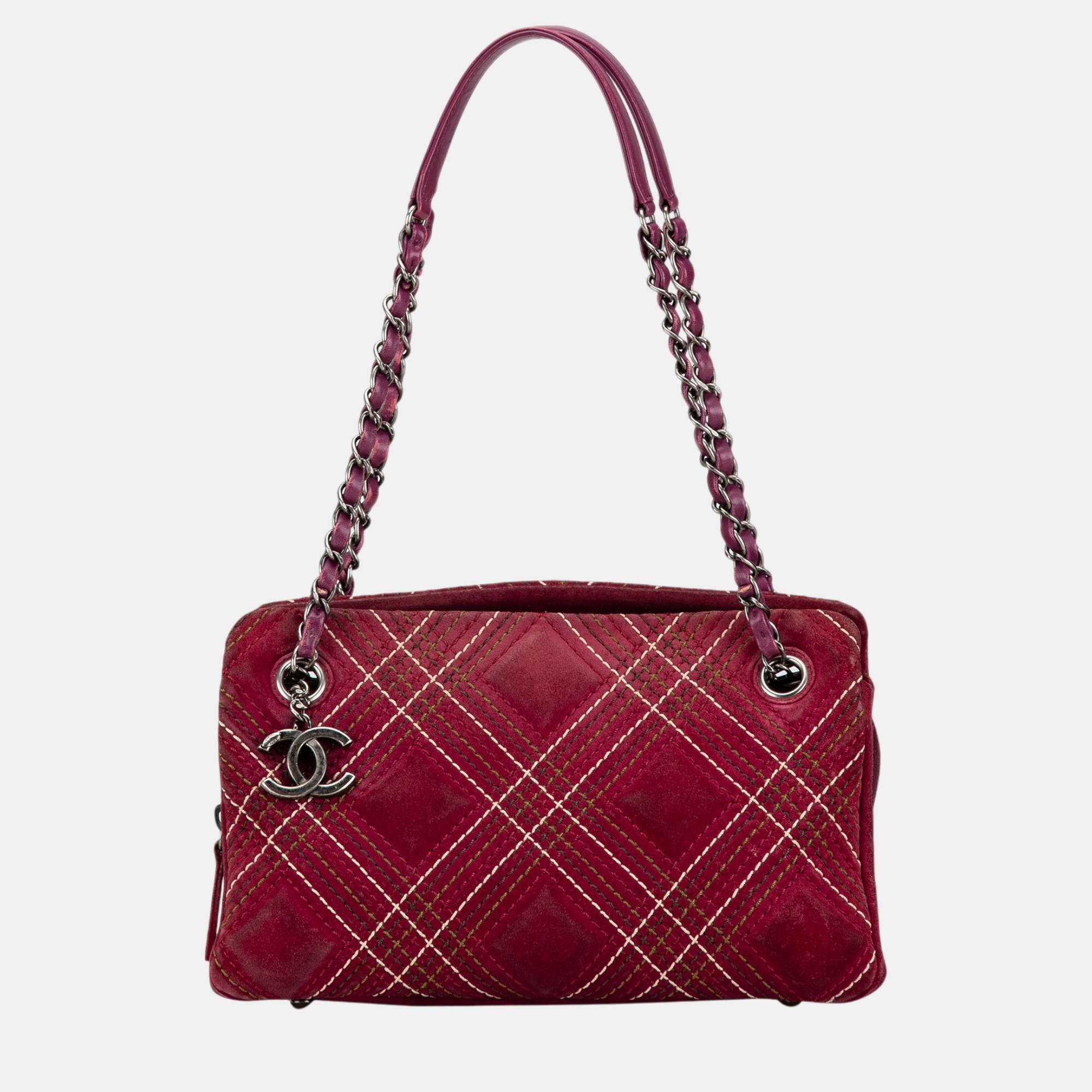 

Chanel Red Paris Edinburgh Wild Stitch Suede Saltire Shoulder Bag