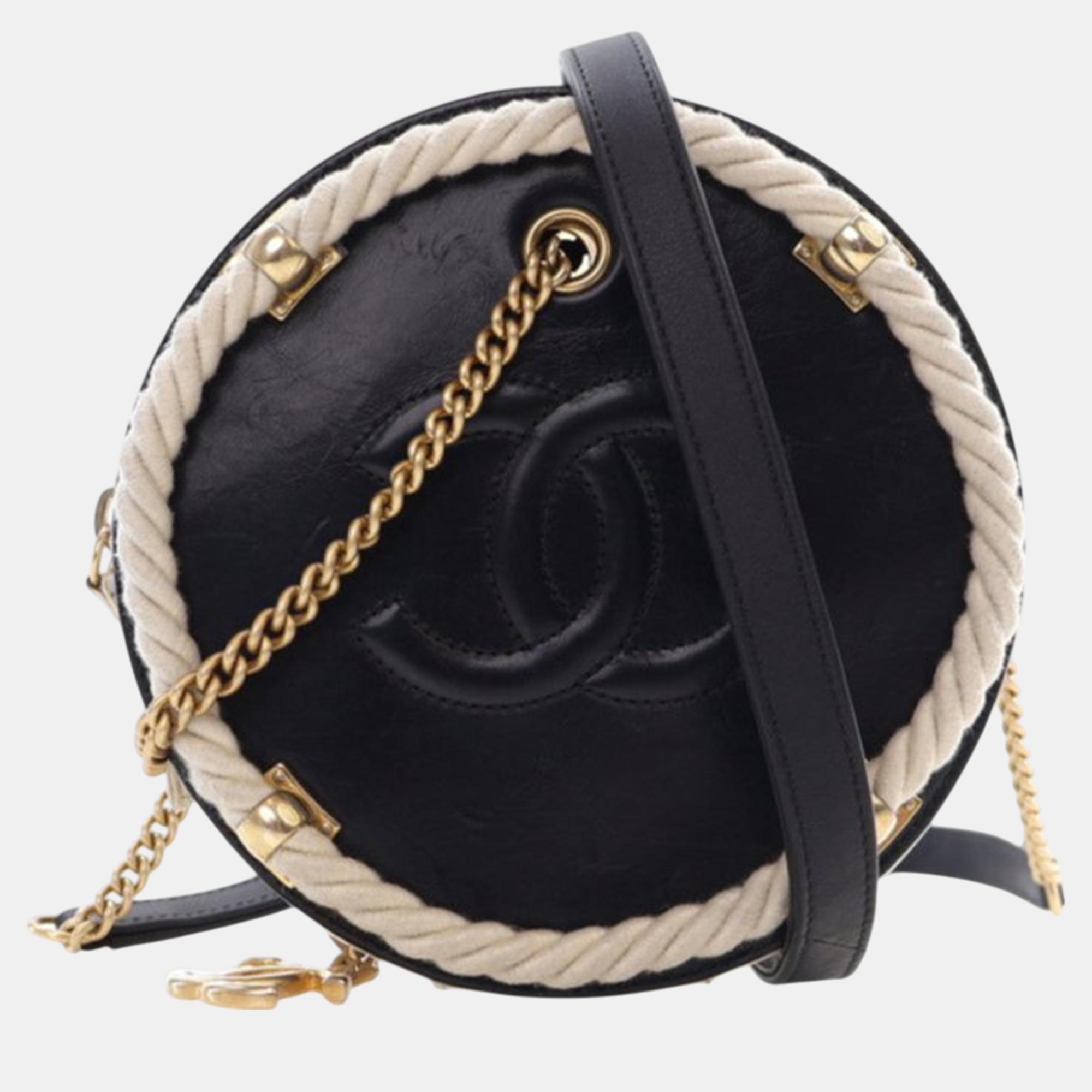 

Chanel Black Calfskin En Vogue Round Crossbody