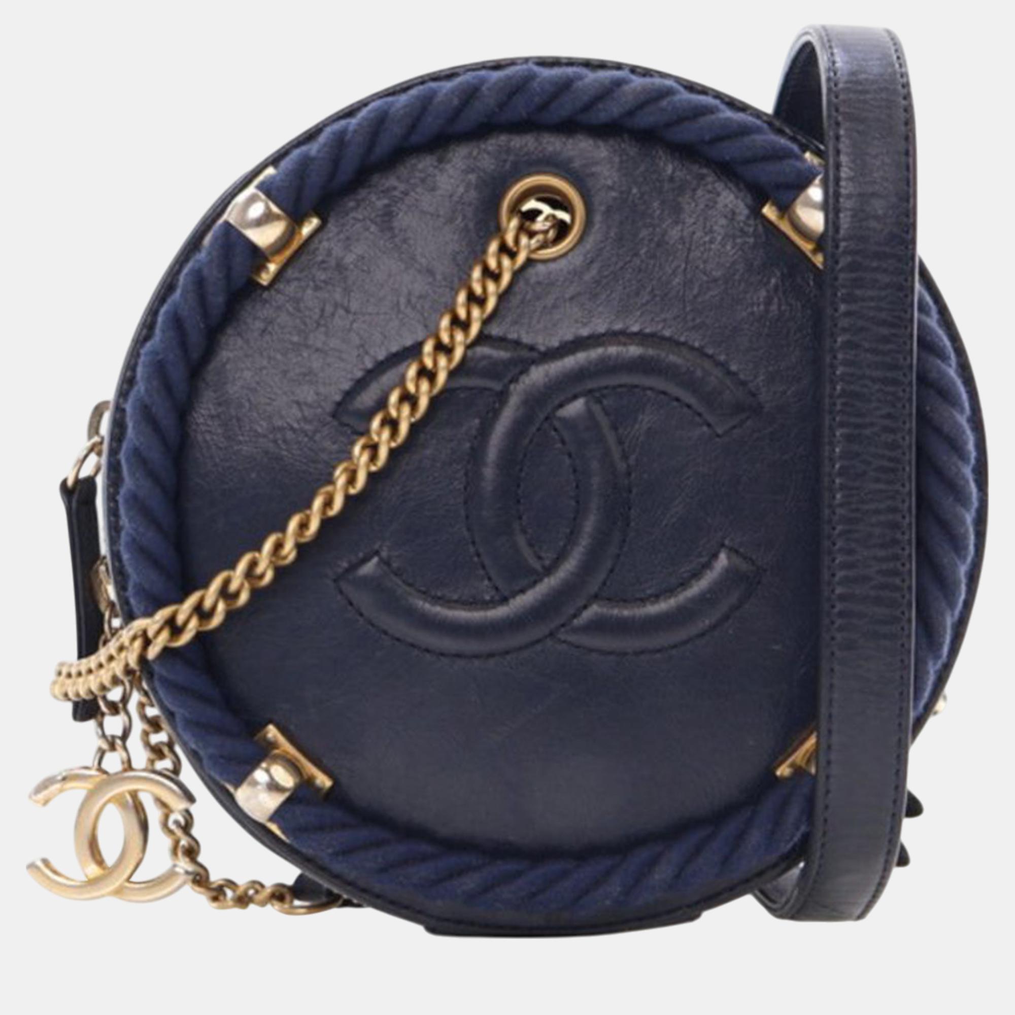 

Chanel Navy Blue Calfskin En Vogue Round Crossbody