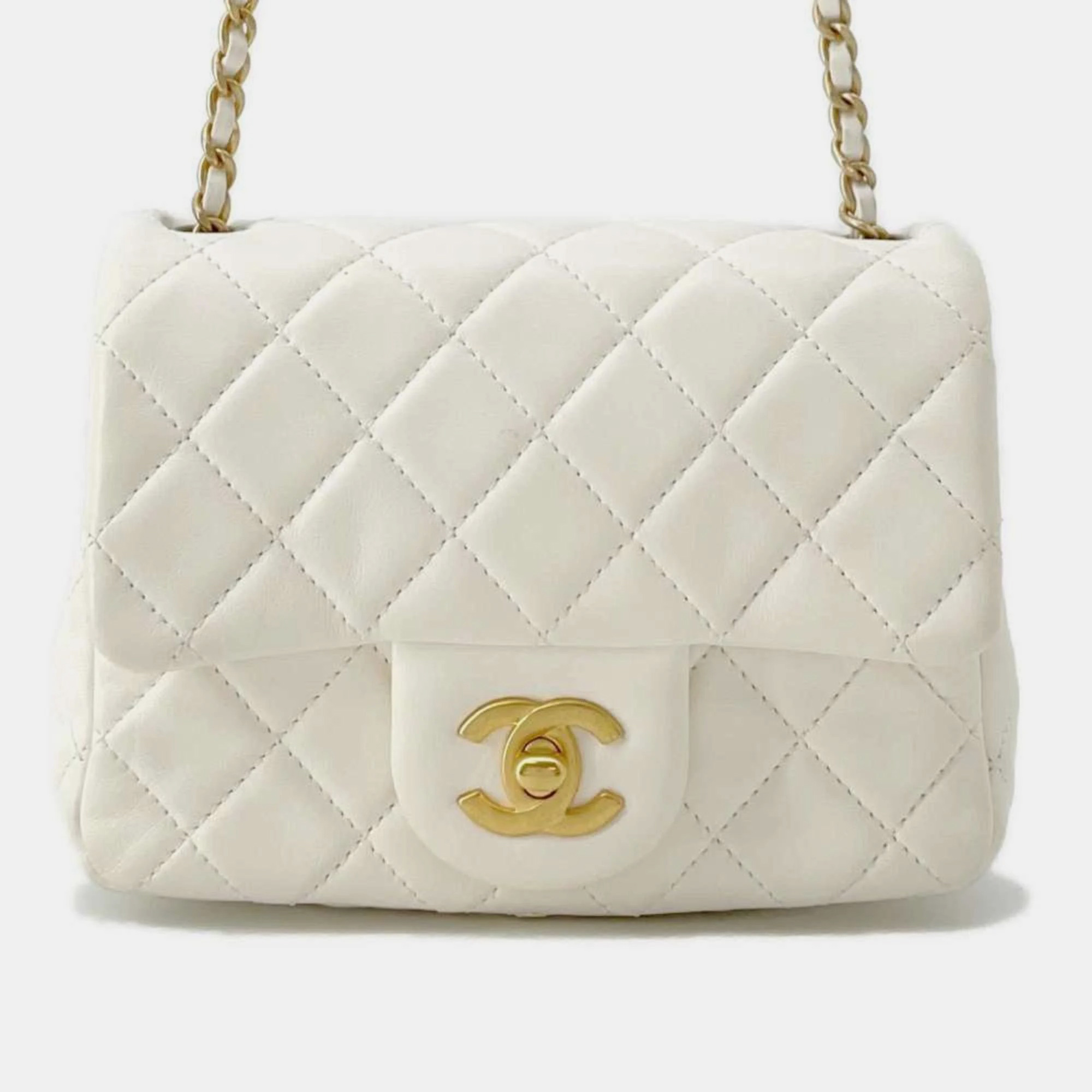 

Chanel Chain Shoulder Bag Matelasse Coco Mark Lambskin White