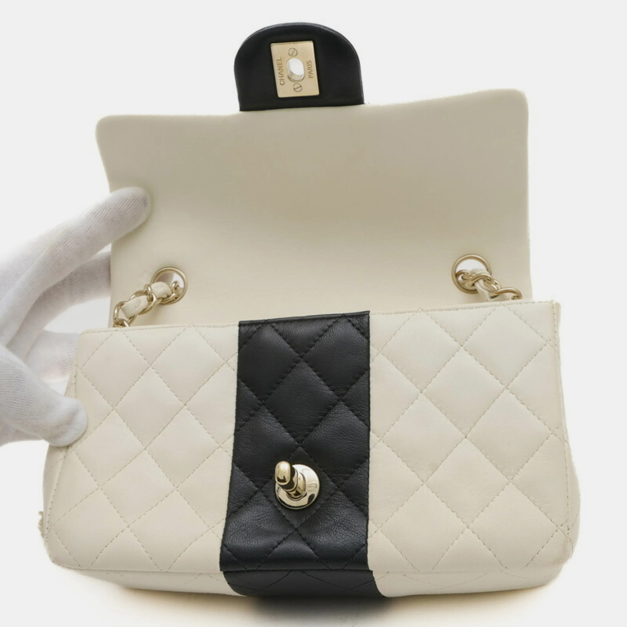 Chanel Bicolor White Black Leather Shoulder Bag 