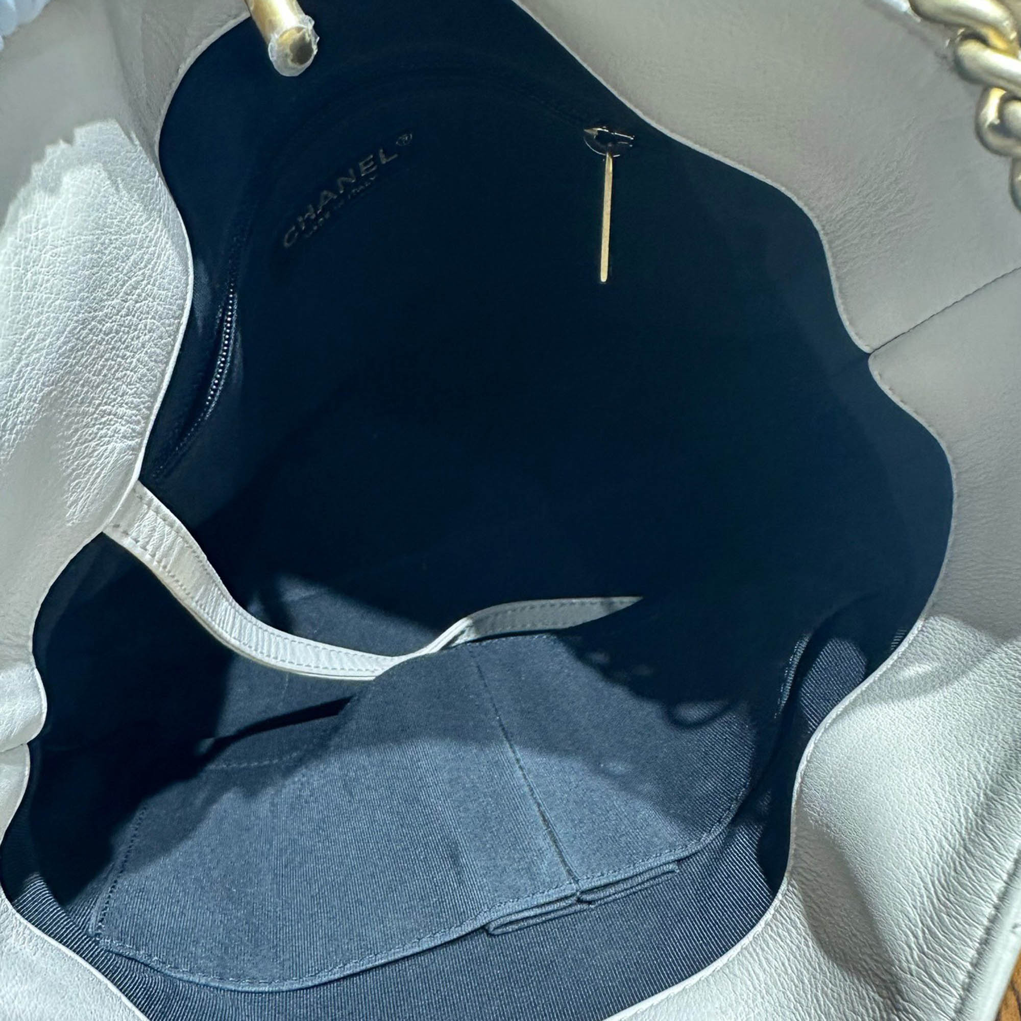 Chanel Cream Vintage Classic Hobo Badge Small Hippie Bag 